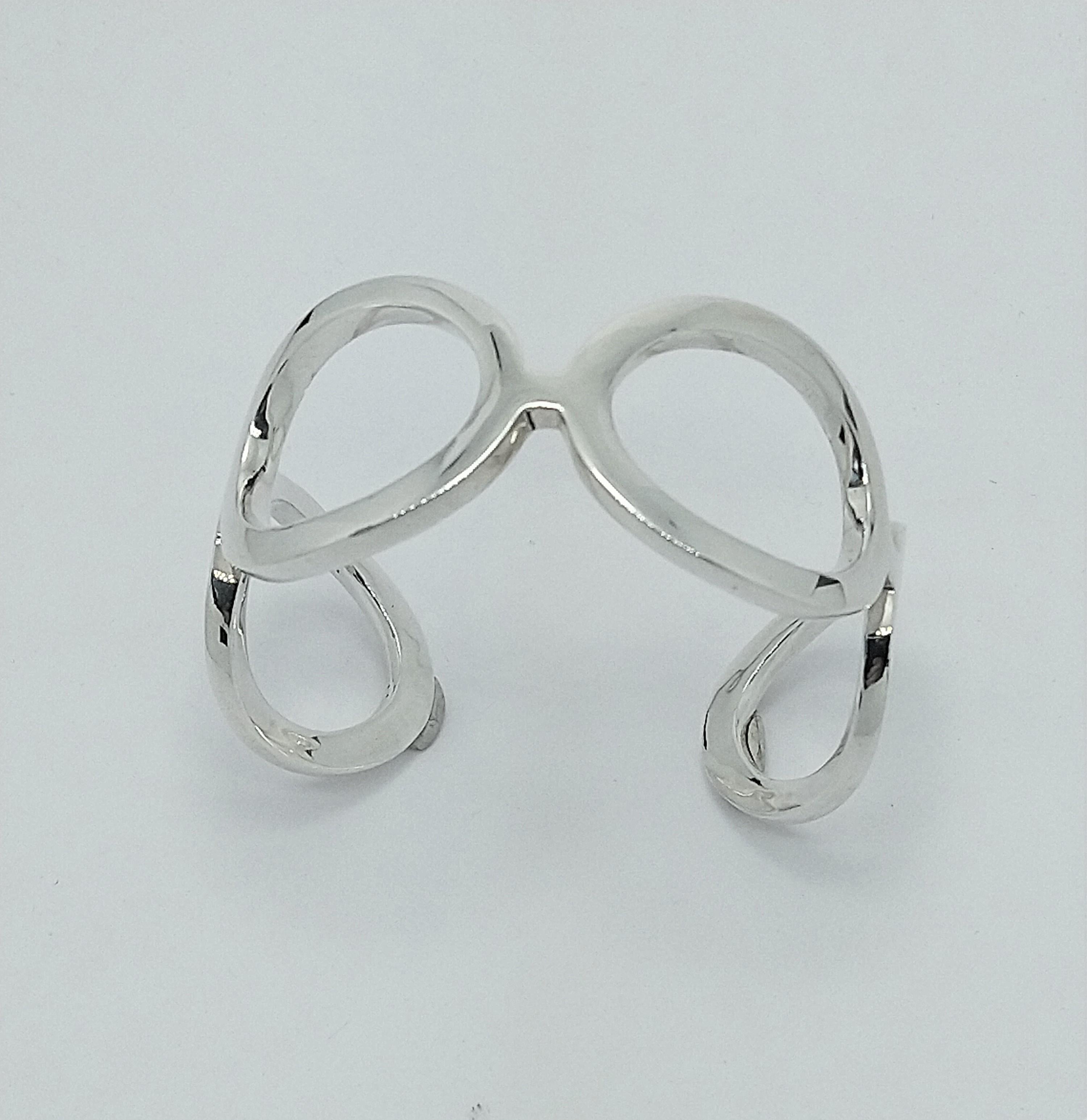 Sterling Silver Oval Cuff Bracelet In New Condition For Sale In New York, NY