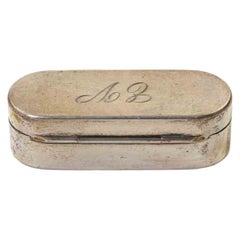 Pastillero / caja ovalada con bisagras de plata de ley, años 50