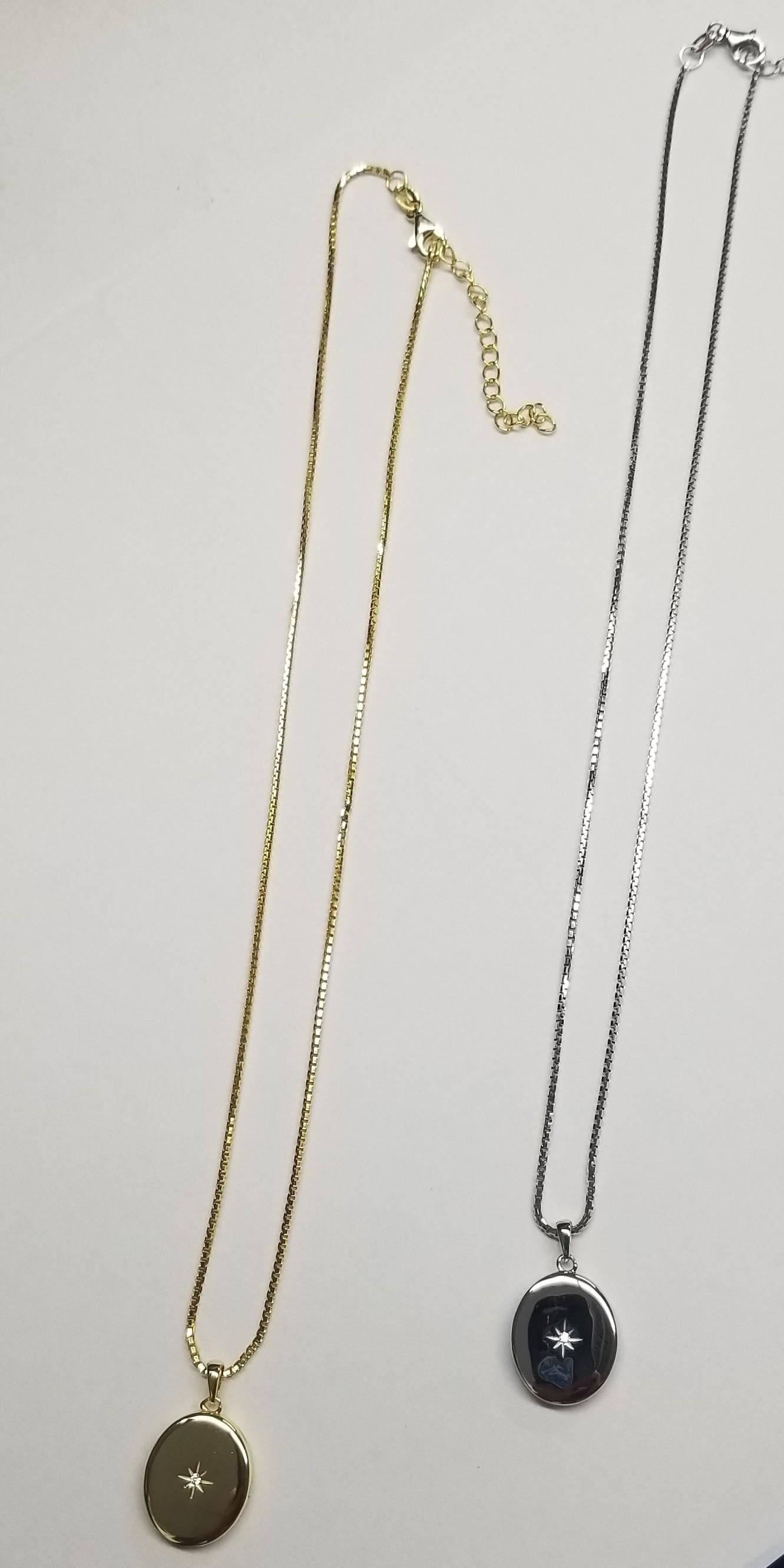 Contemporaneo Collana con medaglione ovale in argento sterling - Zirconia cubica, catena da 16 pollici in vendita