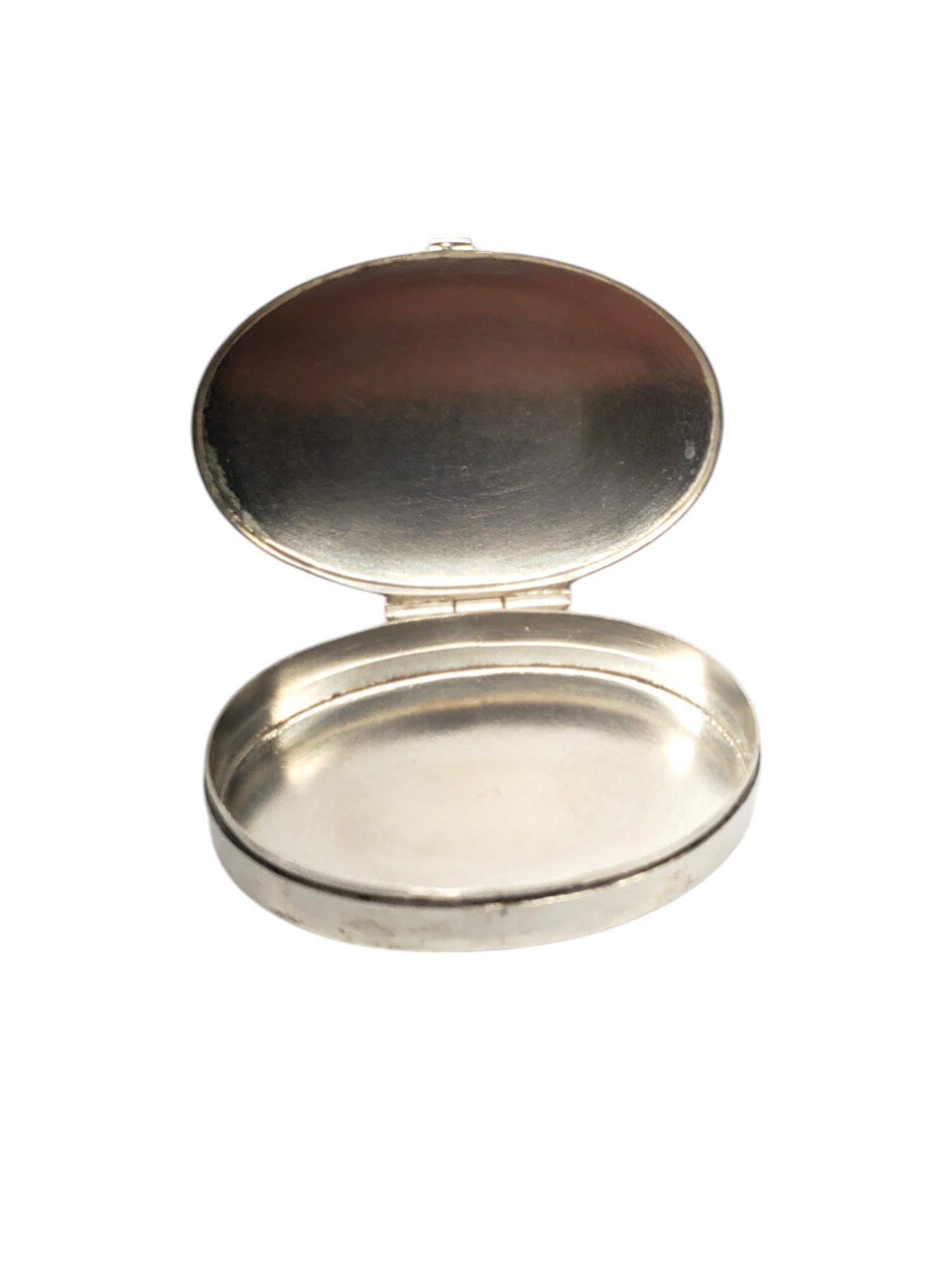 Boîte à pilules ovale en argent sterling n° 19679 en vente 2