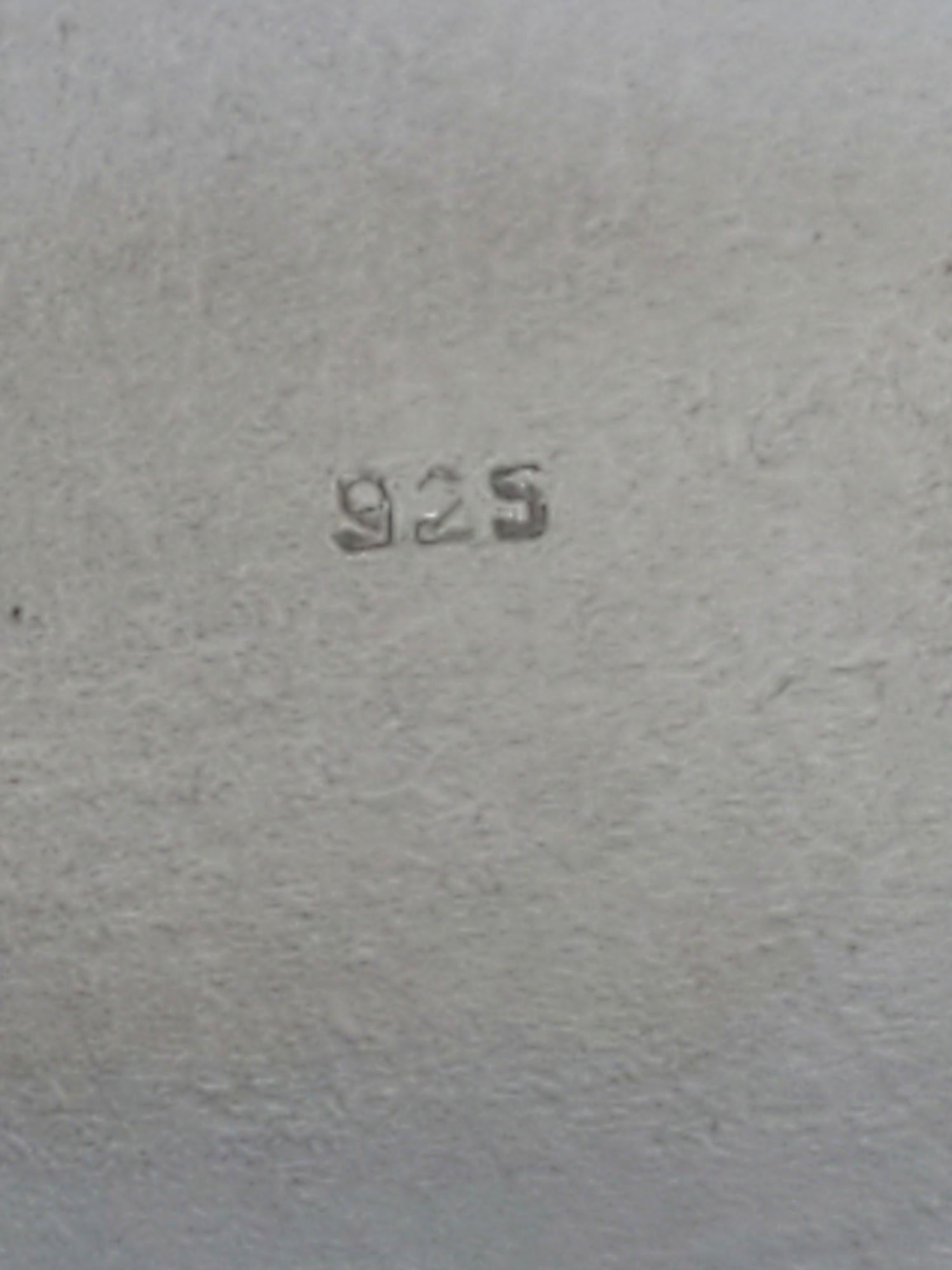 Boîte à pilules ovale en argent sterling n° 19679 en vente 4