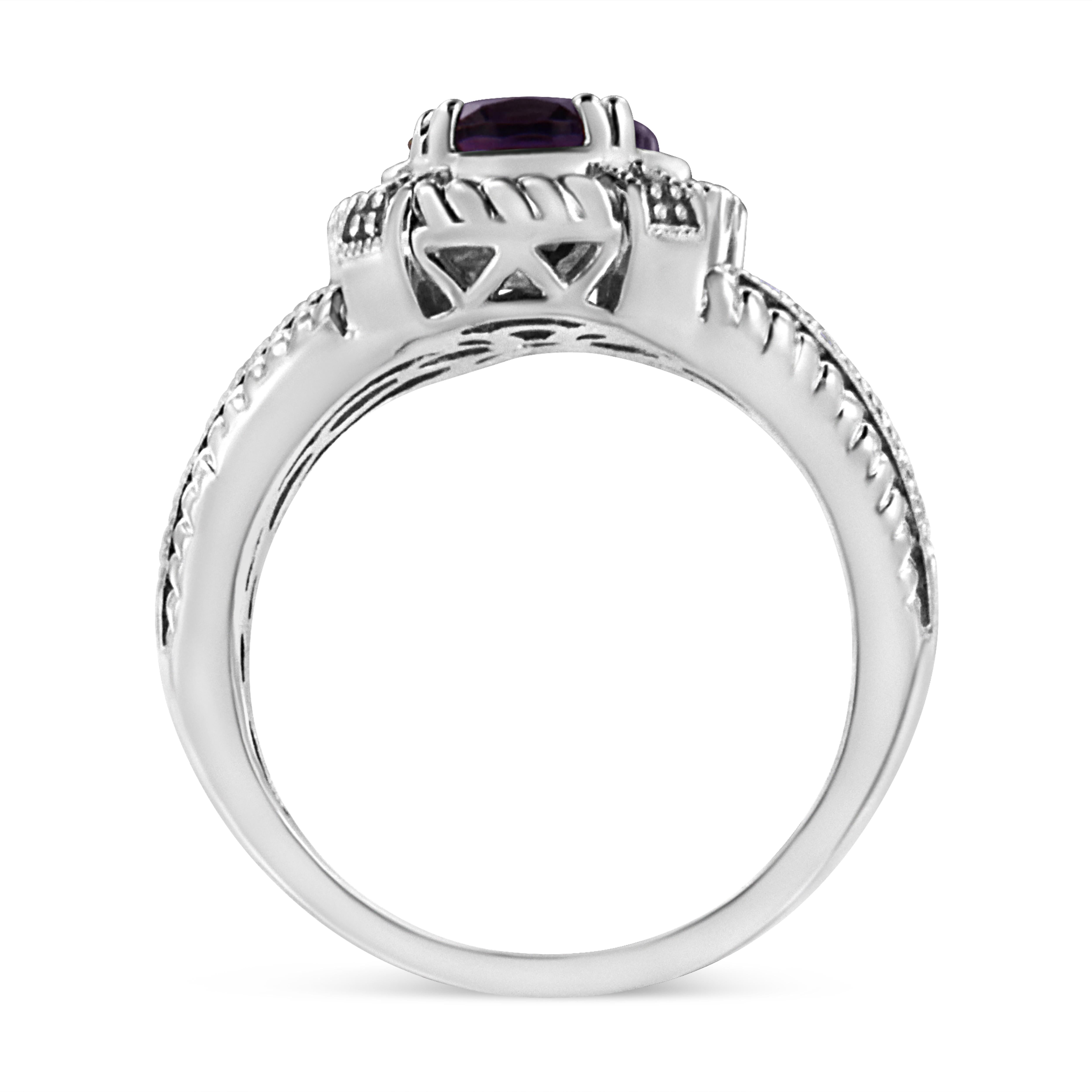 Im Angebot: Ovaler Amethyst- Solitär- und Diamant-Akzentring aus Sterlingsilber in Violett () 5