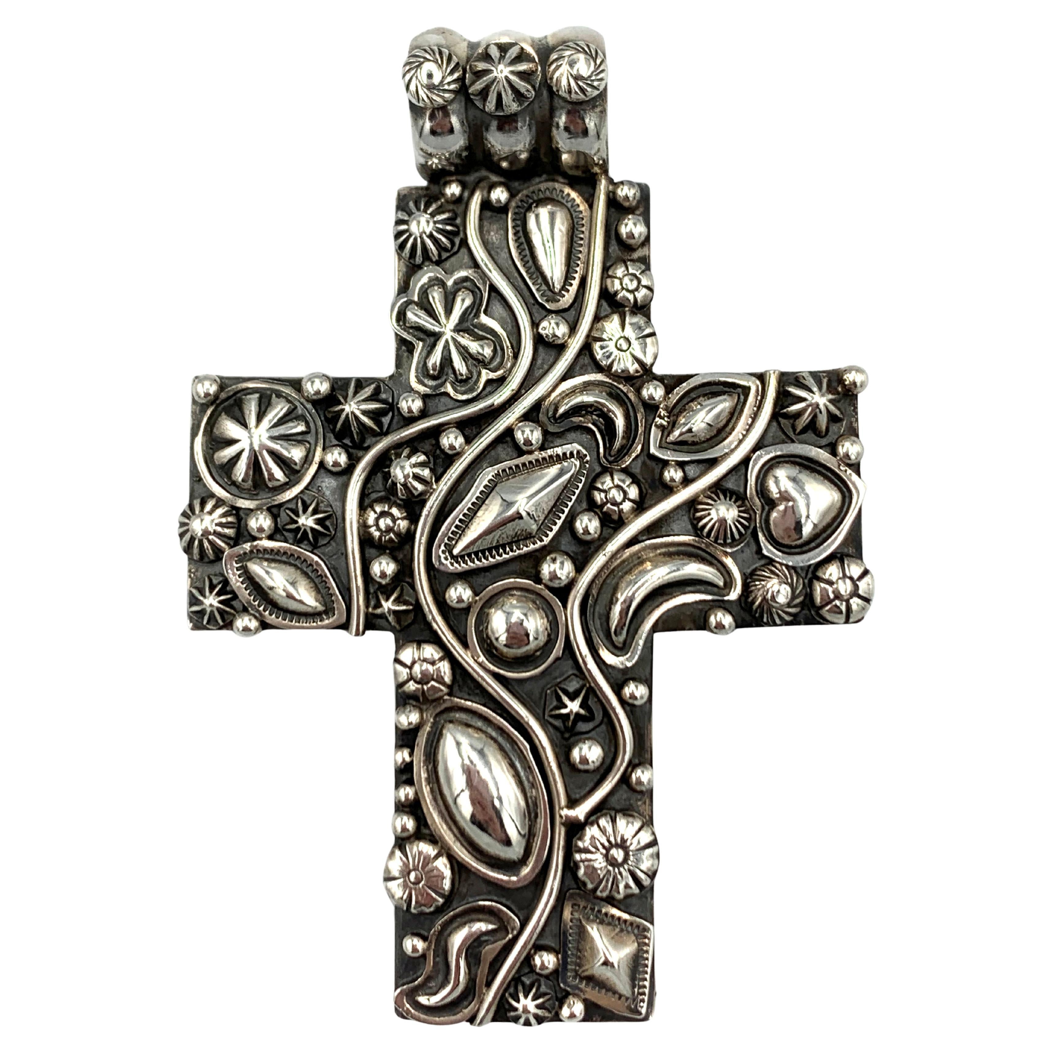 Pendentif en argent sterling avec croix superposée par Ronnie Willie