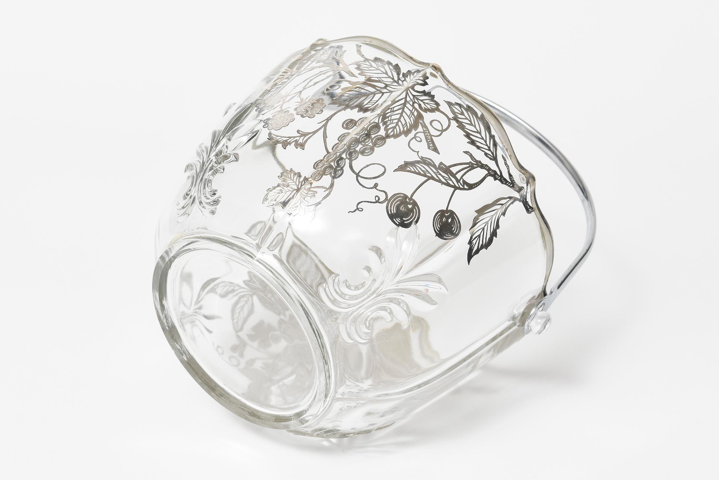 Seau à glace à panier à fruits et à fleurs en verre incrusté d'argent sterling en vente 4