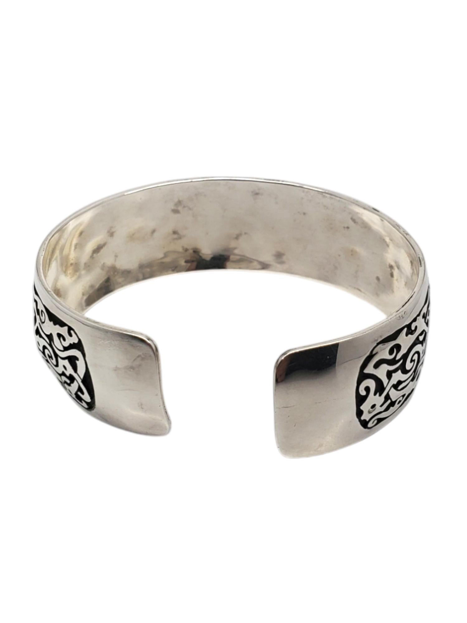 Bracciale largo in argento sterling ossidato con filigrana tagliata #20765 In condizioni buone in vendita a Washington Depot, CT