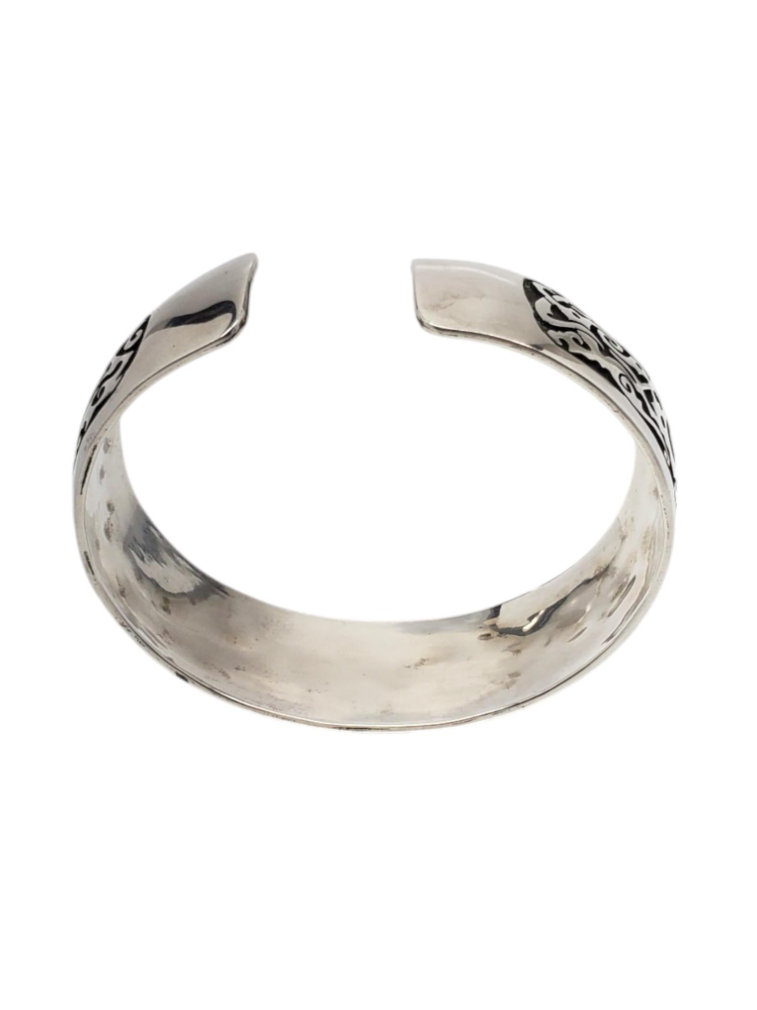 Bracciale largo in argento sterling ossidato con filigrana tagliata #20765 in vendita 1