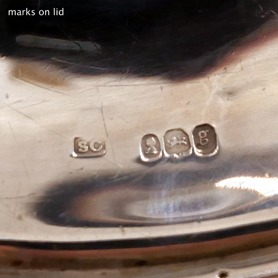 Paire de plats à dîner en argent sterling sur armoires de Londres de Sebastian Crespell II, 1822 en vente 3