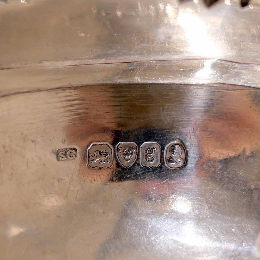 Paire de plats à dîner en argent sterling sur armoires de Londres de Sebastian Crespell II, 1822 en vente 2