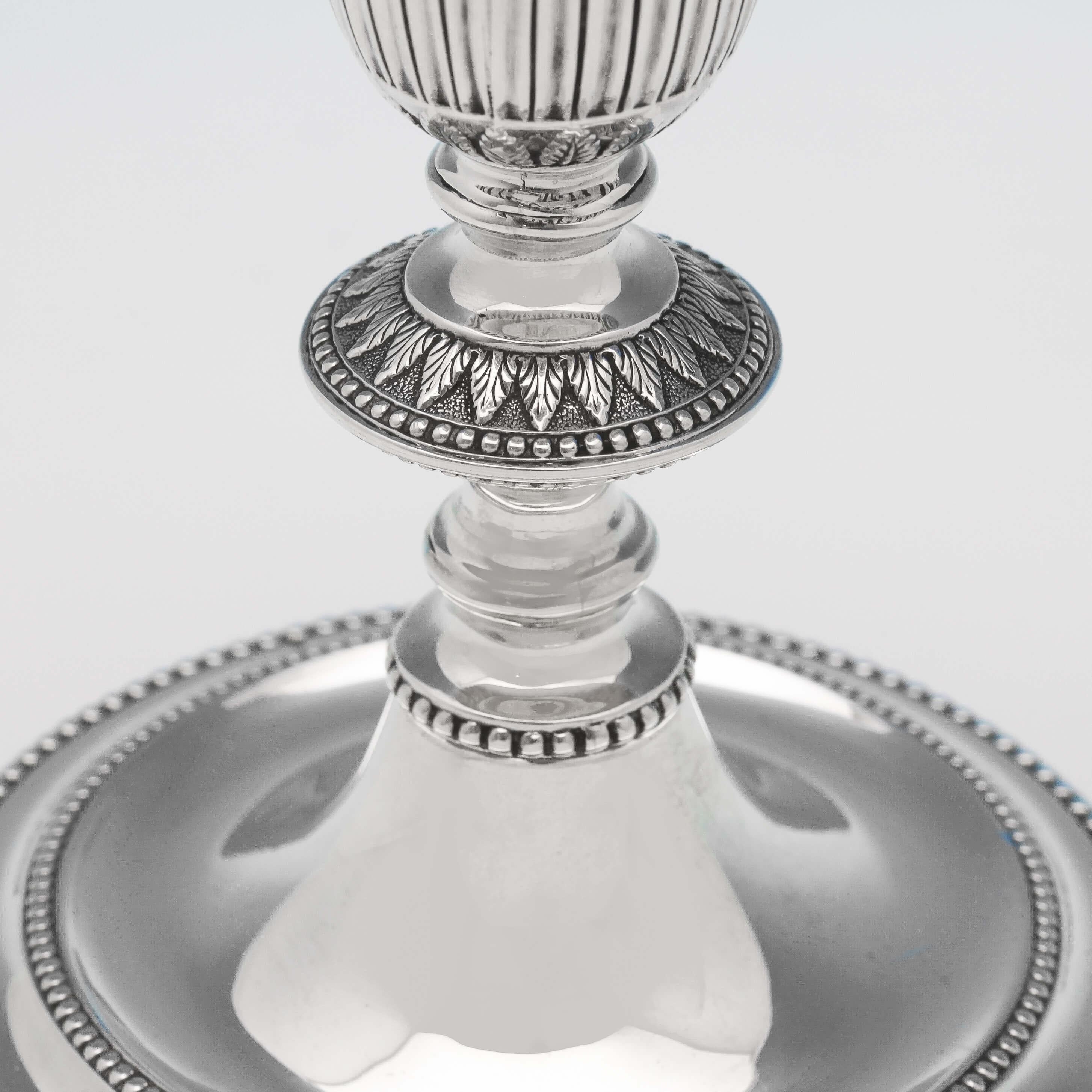 19th Century Victorian Neoclassical Revival Sterling Silver Pair of Candlesticks In Good Condition In London, London