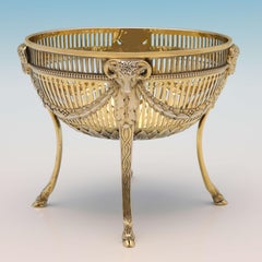 Pareja de platos de plata de ley dorada de renacimiento neoclásico victoriano, Londres 1880