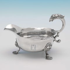 Par de salseras rococó antiguas de plata de ley con asa de "águila", Londres, 1748