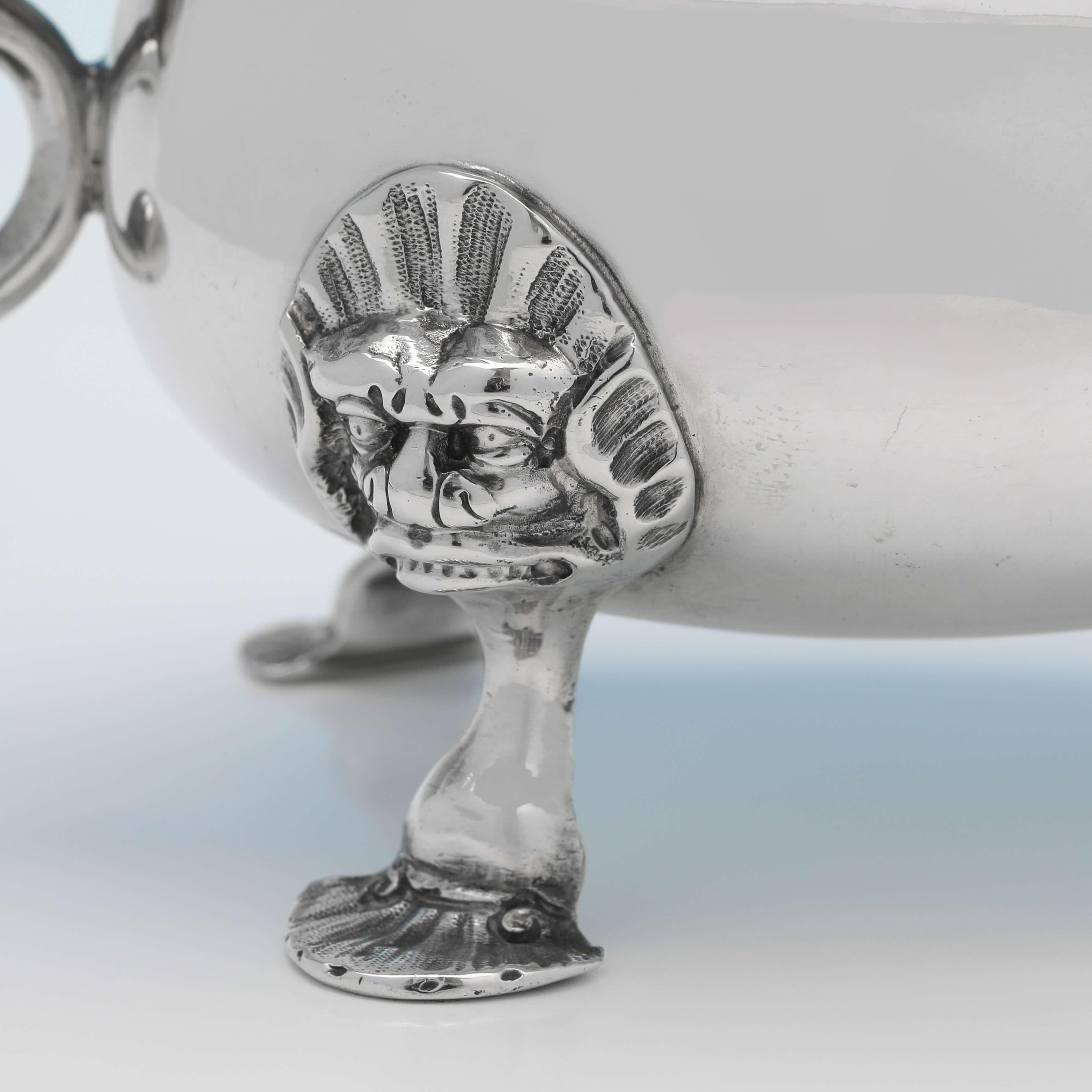 Mid-18th Century Rococo Antique Sterling Silver Pair of 'Eagle' Handle Sauce Boats, London, 1748 For Sale