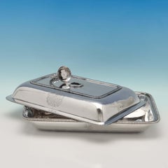 Coppia di piatti da portata in argento antico di Giorgio III di Richard Cooke