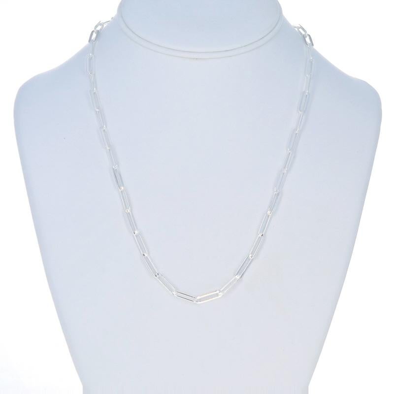 Contenuto del metallo: Argento Sterling

Stile: Catena
Stile della catena: Graffetta
Tipo di chiusura: Chiusura a moschettone

Misure

Lunghezza: 20