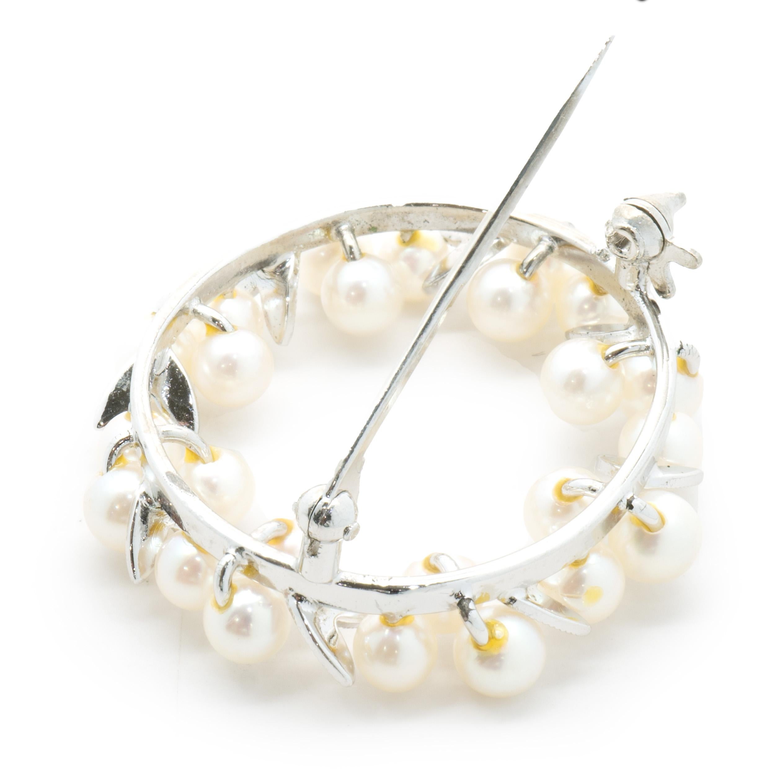 Round Cut Sterling Silver Pearl Wreath Pin For Sale