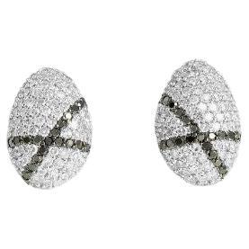 Sterling Silver Pebble White Diamond Stud Earrings with Black Diamonds For Sale