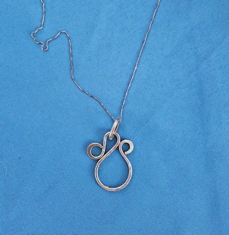 Sterling Silver Pendant Necklace, Hammered Texture on Front, Stamped on Back In Good Condition For Sale In Warrenton, OR