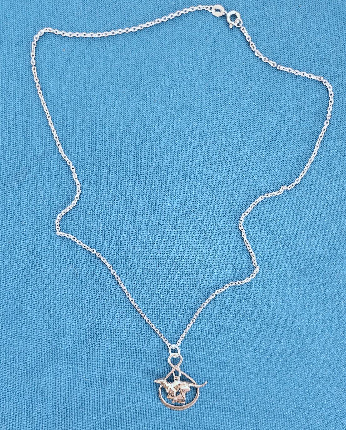 Sterling Silver Pendant Necklace with Sculptural Greyhound, Stamped Moderno de mediados de siglo en venta