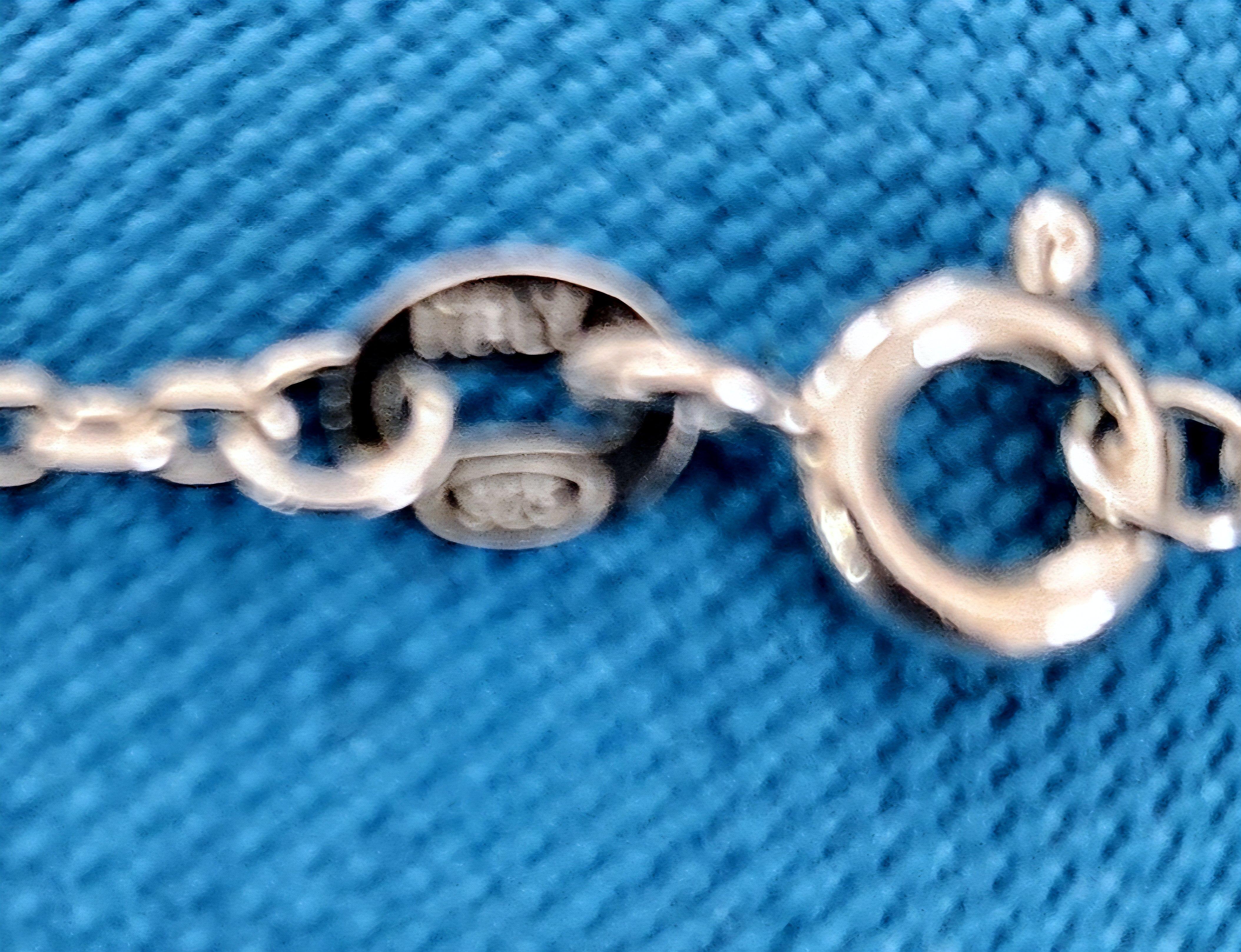 Sterling Silver Pendant Necklace with Sculptural Greyhound, Stamped Otro en venta