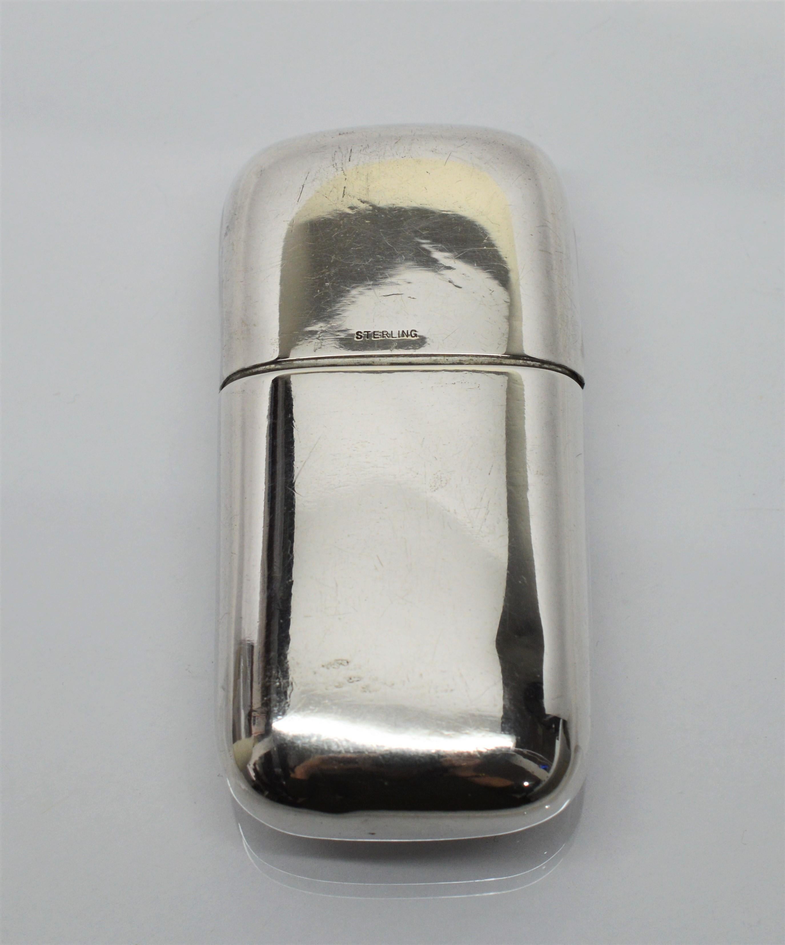 Sterlingsilber-Parfümflasche mit runder Pillenschachtel aus Sterlingsilber im Zustand „Gut“ im Angebot in Mount Kisco, NY