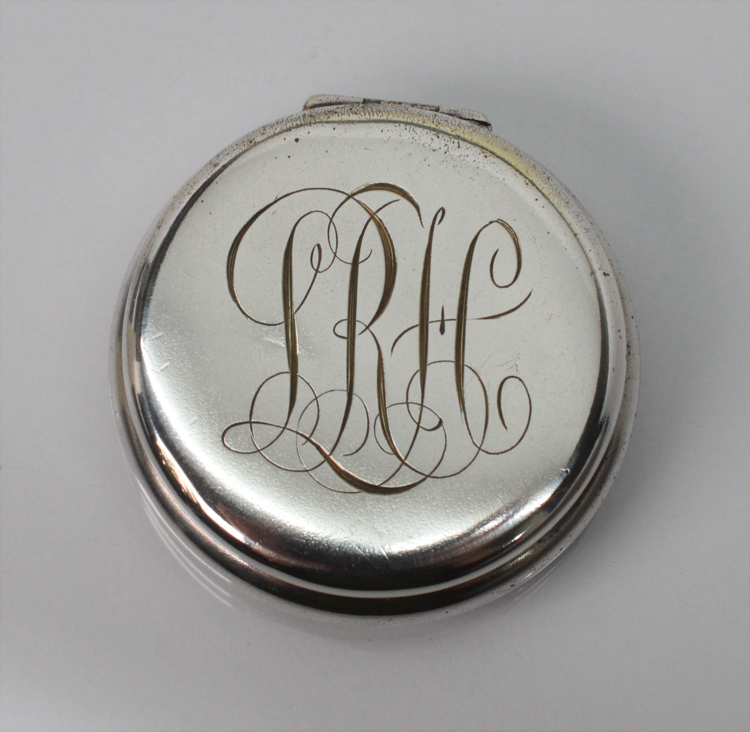 Sterling Silver Perfume Bottle with Sterling Silver Round Pill Box In Good Condition For Sale In Mount Kisco, NY