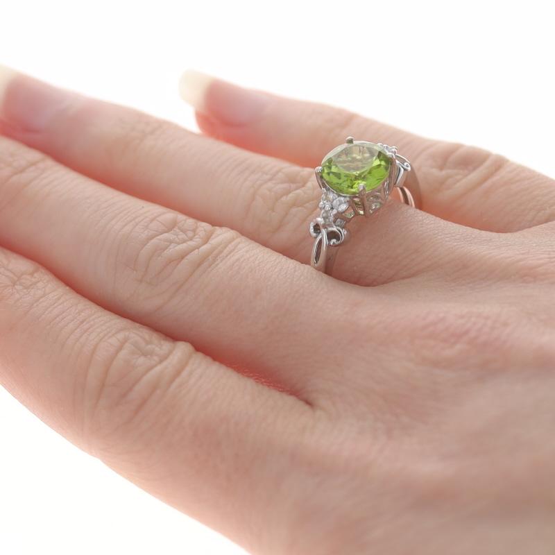 Sterling Silver Peridot & White Topaz Ring - 925 Round Cut For Sale 1