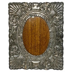 Cornice peruviana in argento sterling Repousse Ca. 1920s