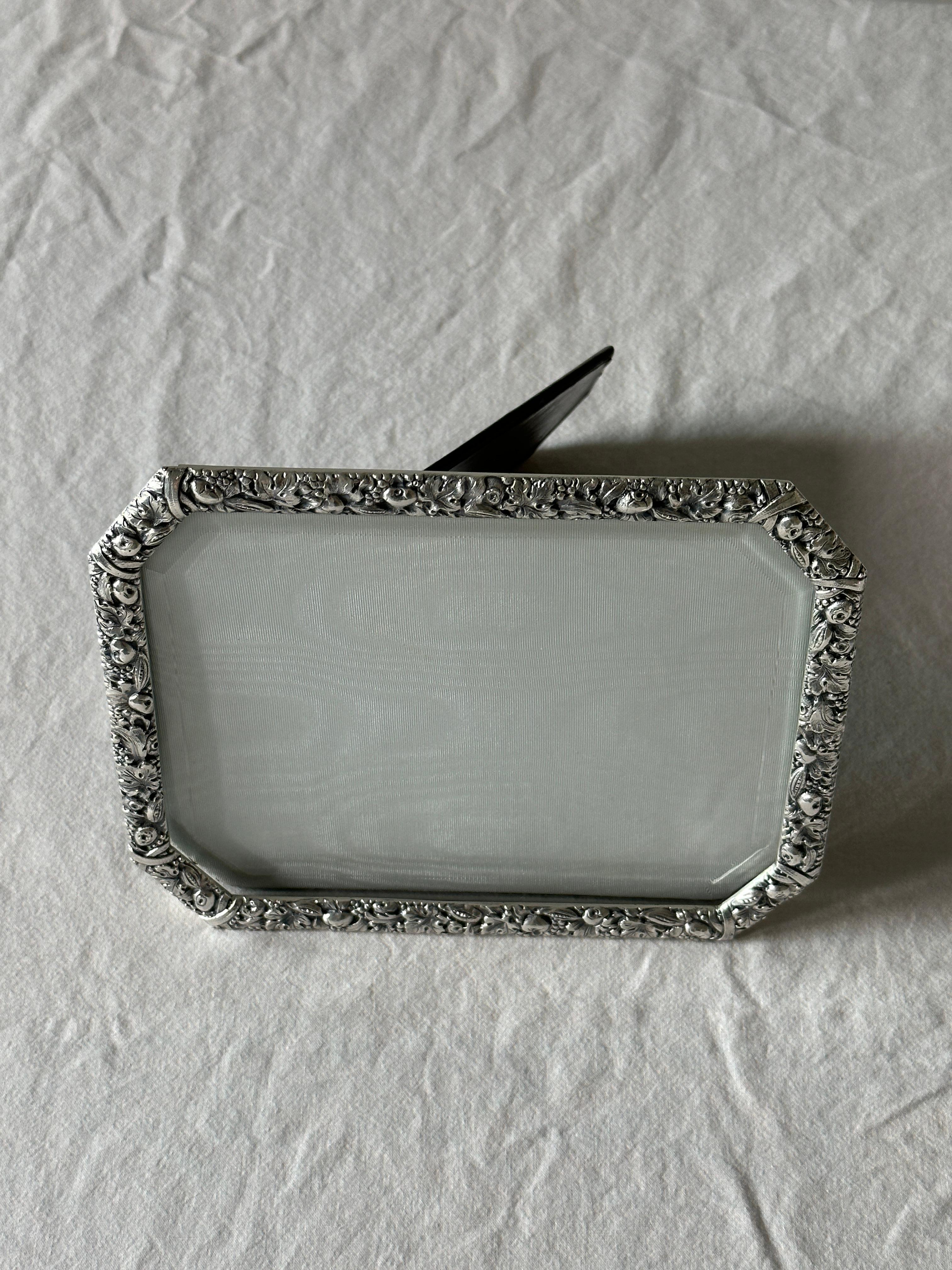 Hand-Crafted Sterling Silver Picture Frame in the style of Buccellati For Sale