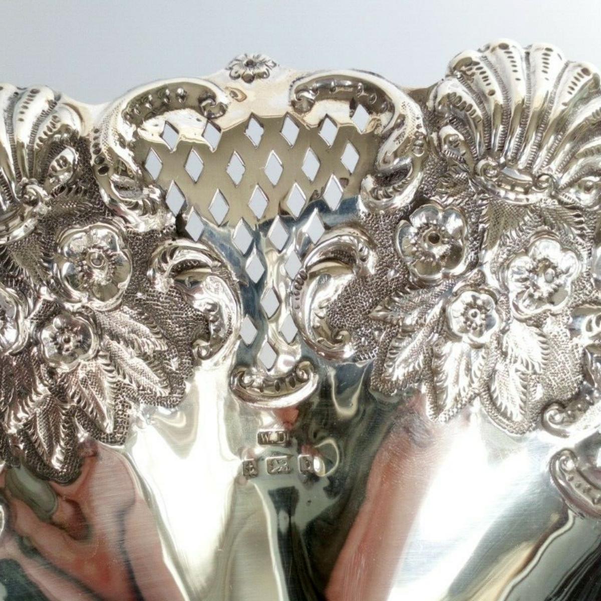 Sterling Silver Pierced Fruit Bowl by William Devenport, 1901 For Sale 2