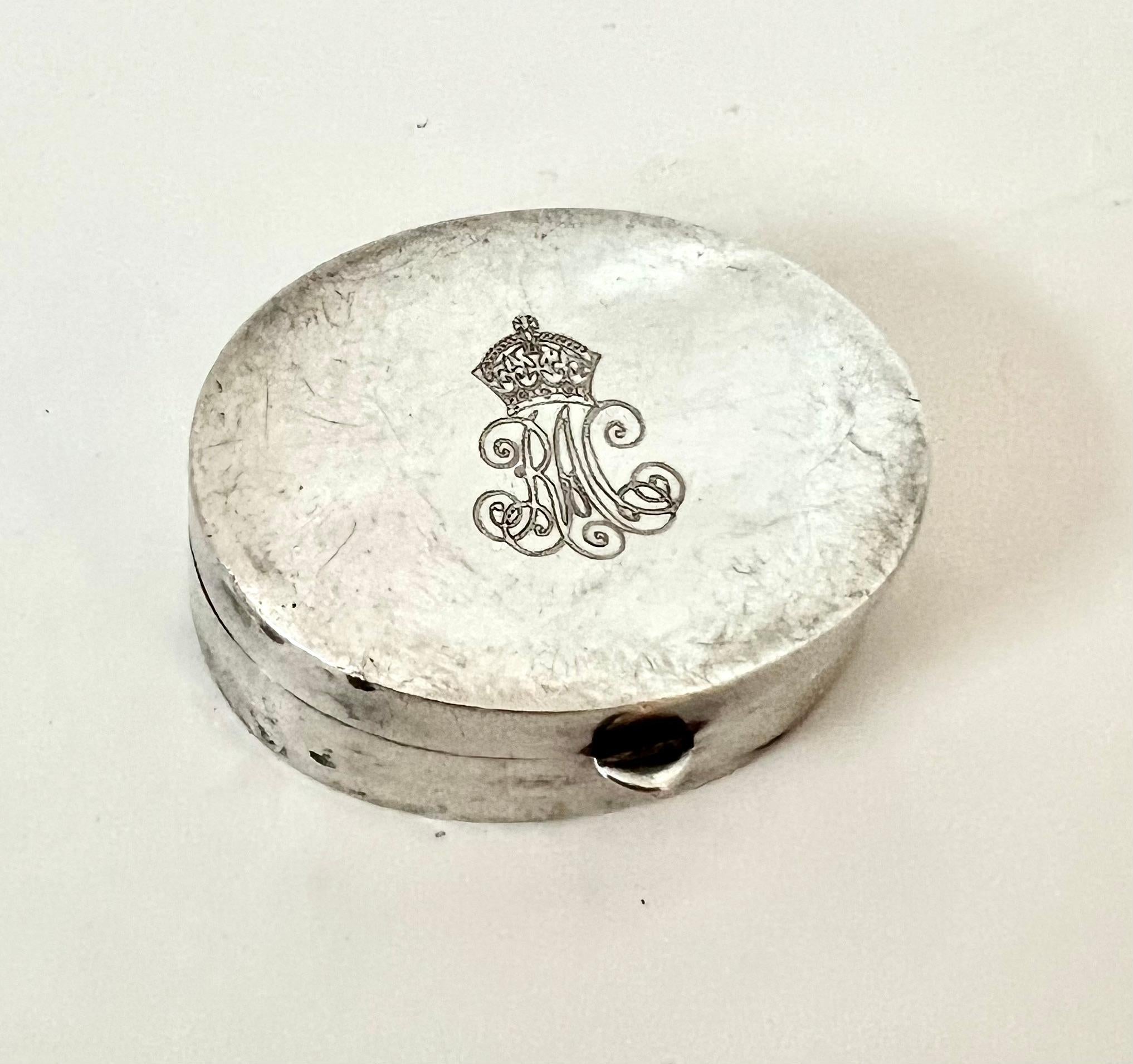 Sterling Silver Pill Box with Crown Etching For Sale 3