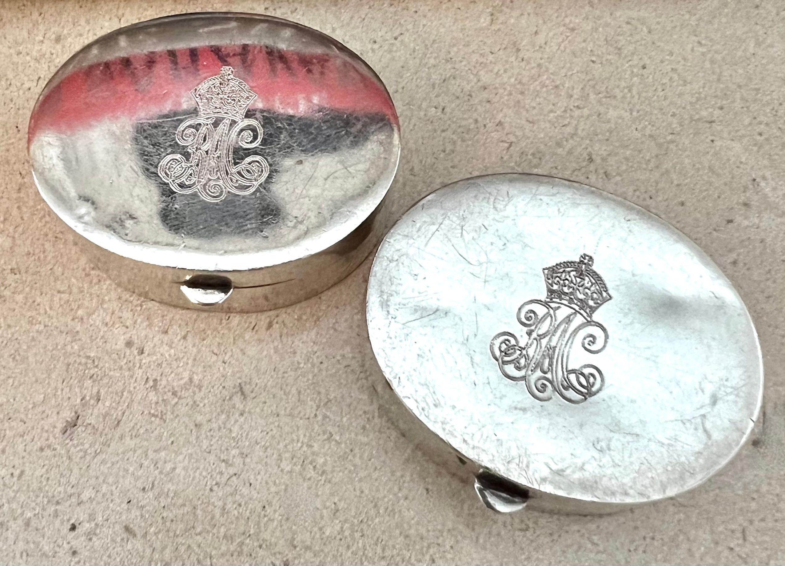 Sterling Silver Pill Box with Crown Etching For Sale 4