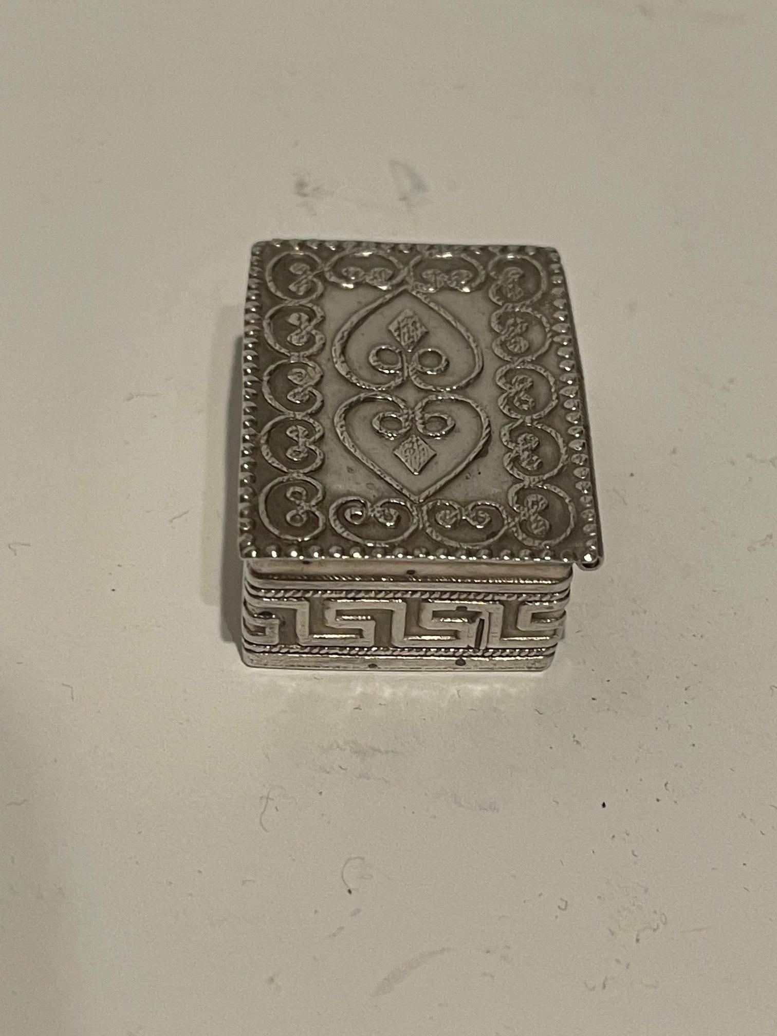 Sterling Silver Pill Box with Detailed Motif In Good Condition For Sale In Savannah, GA