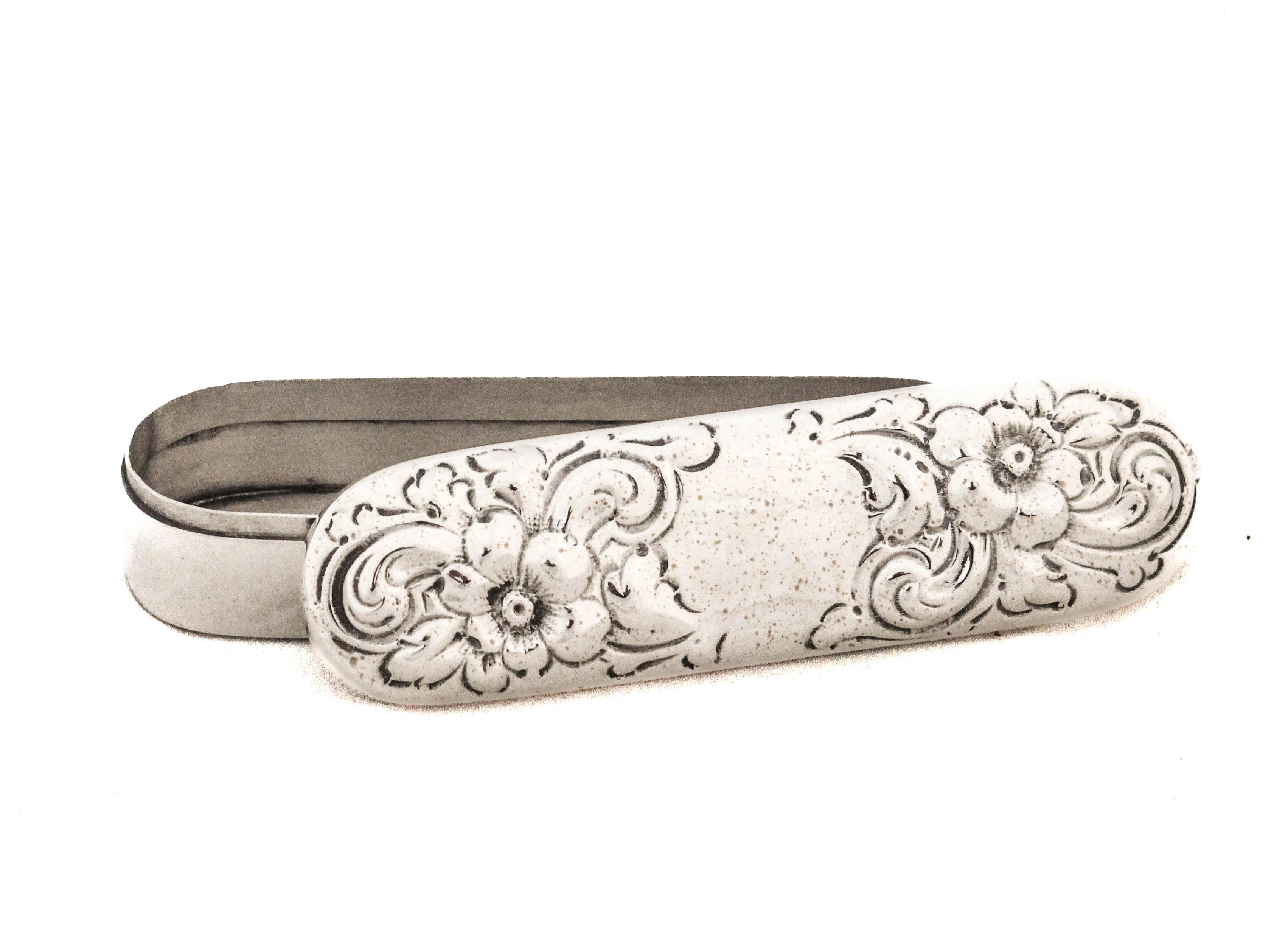 Portapillole in argento, 1891 In condizioni ottime in vendita a Brooklyn, NY