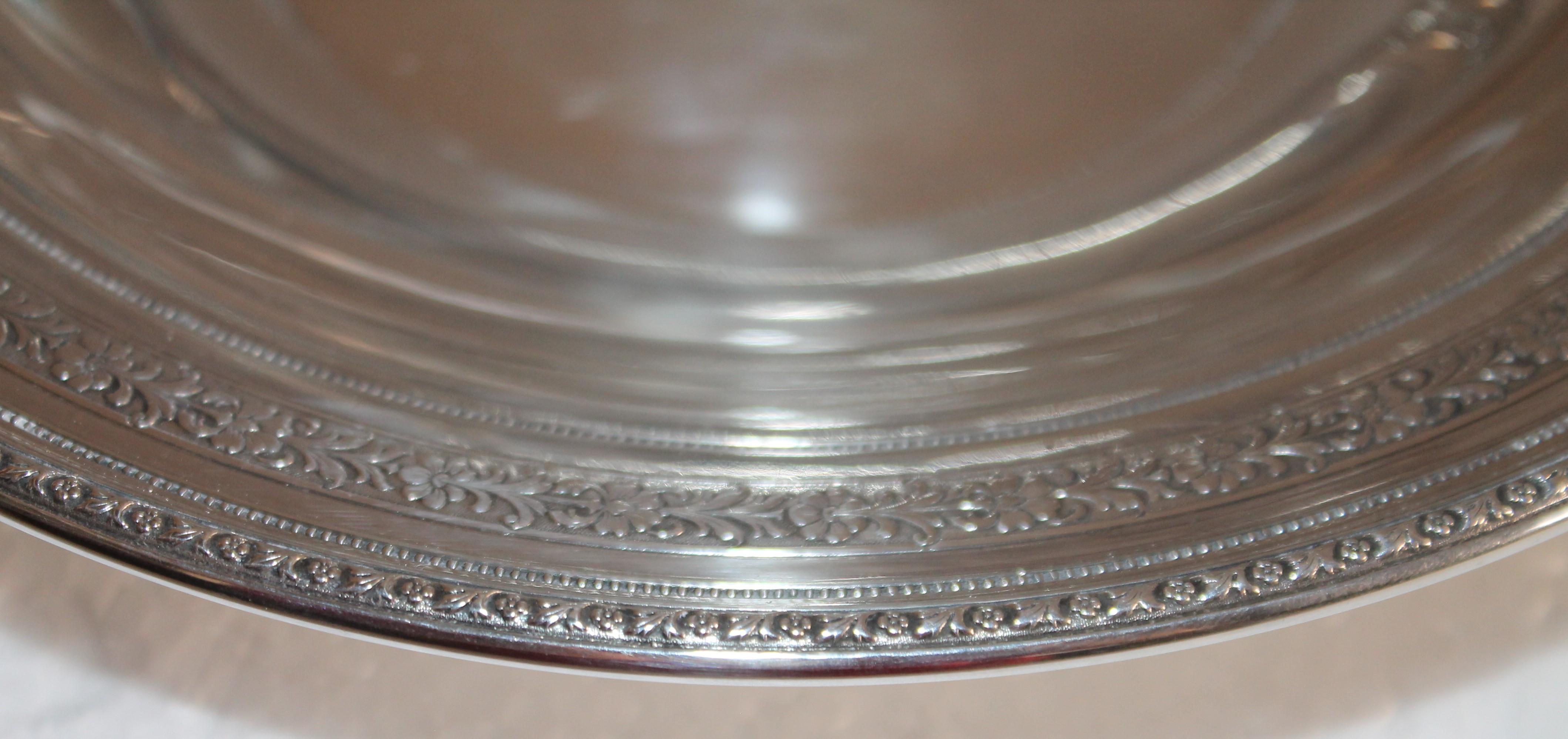 Set of plates
Virginia carvel bowl measures: 1.25 x 10
Black star and Gorham plate measures: 10.5 x 1.
    