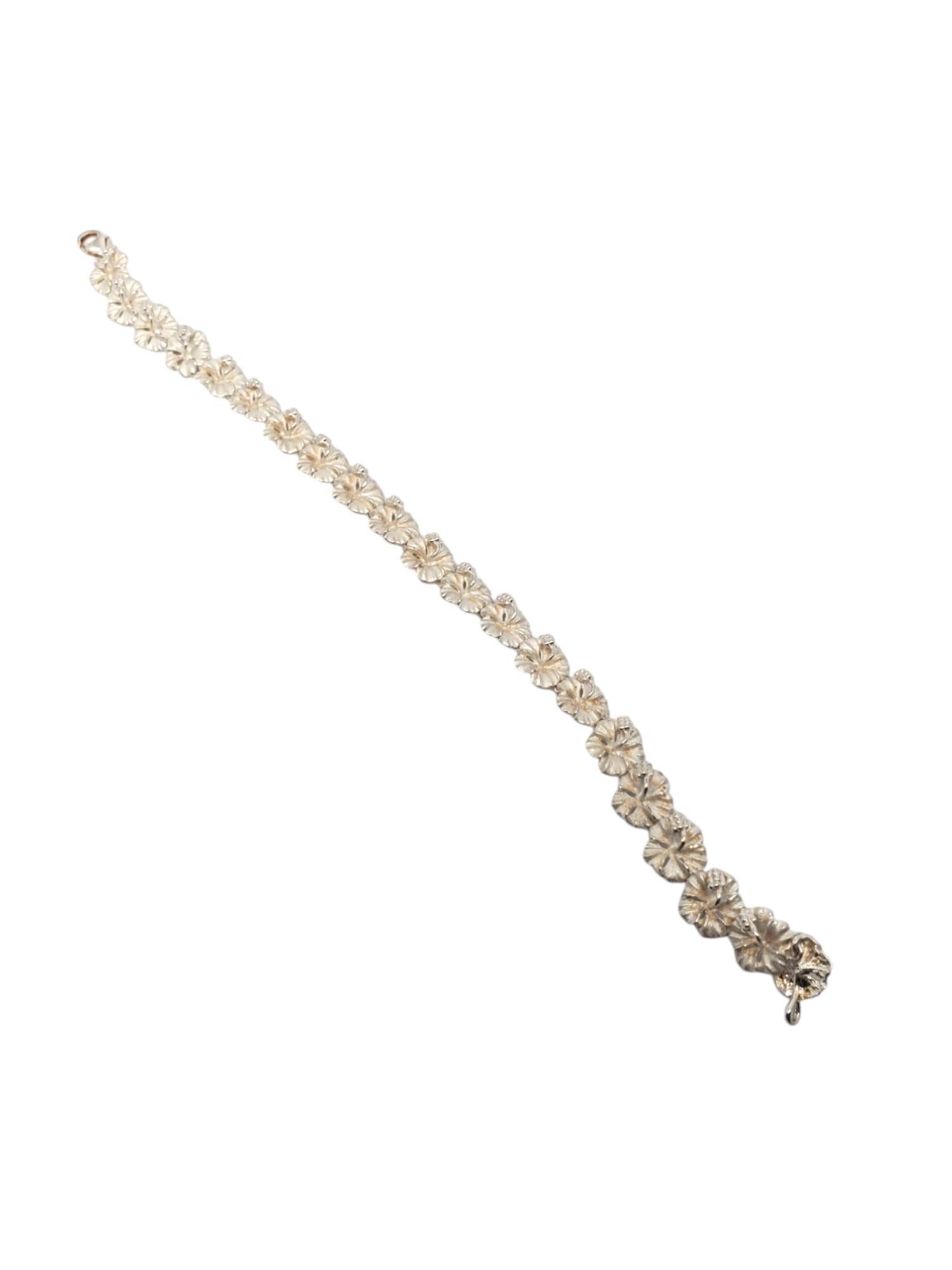 Sterling Silver Plumeria Flower Link Bracelet #20656 In Good Condition For Sale In Washington Depot, CT