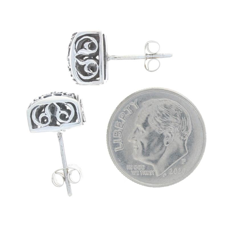 Clous d'oreilles carrées pointues en argent sterling 925 Gothic Pierced Pour femmes en vente
