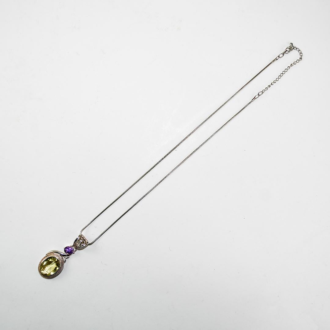 Taille ovale Pendentif en argent sterling Prasiolite et améthyste 11,6 g en vente