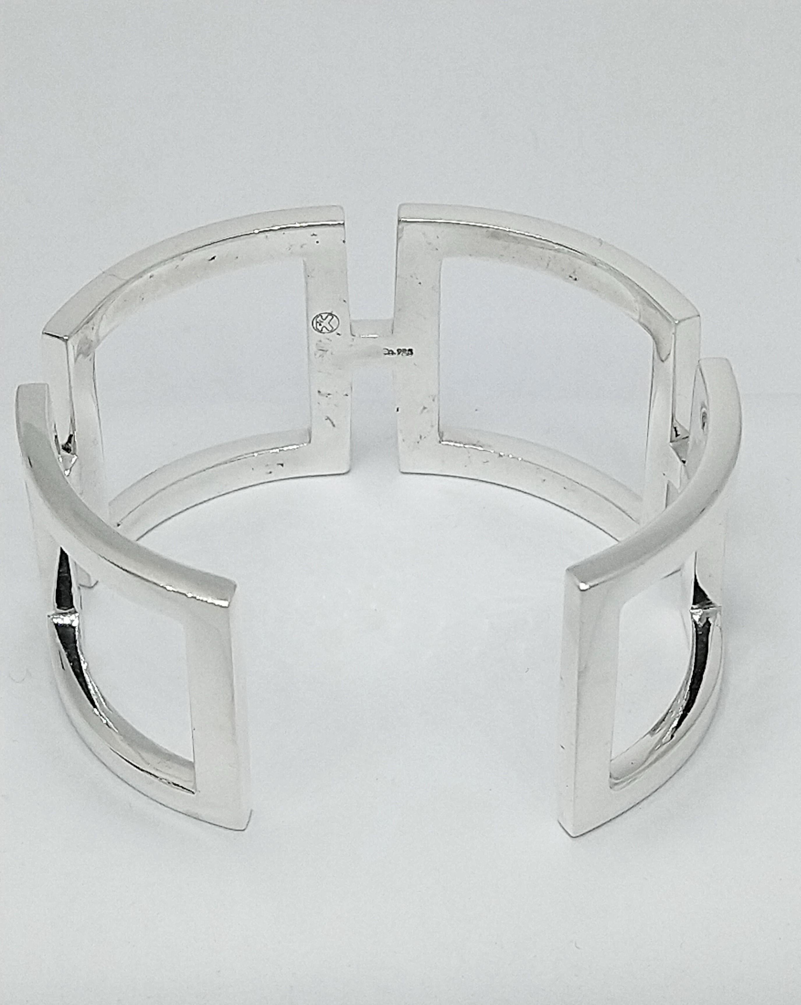 Rechteckiges Manschettenarmband aus Sterlingsilber im Zustand „Neu“ im Angebot in New York, NY