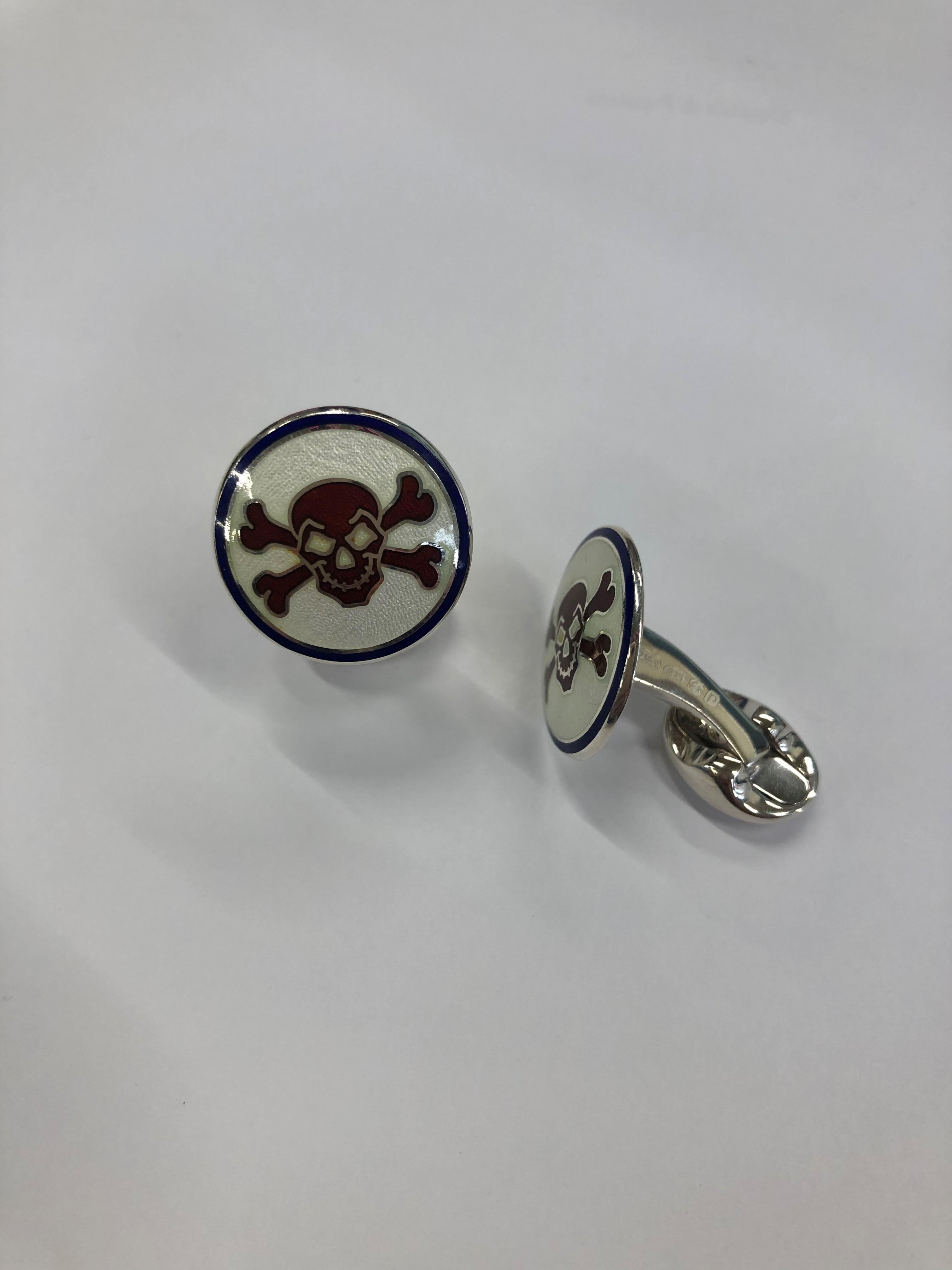 skull and crossbones cufflinks