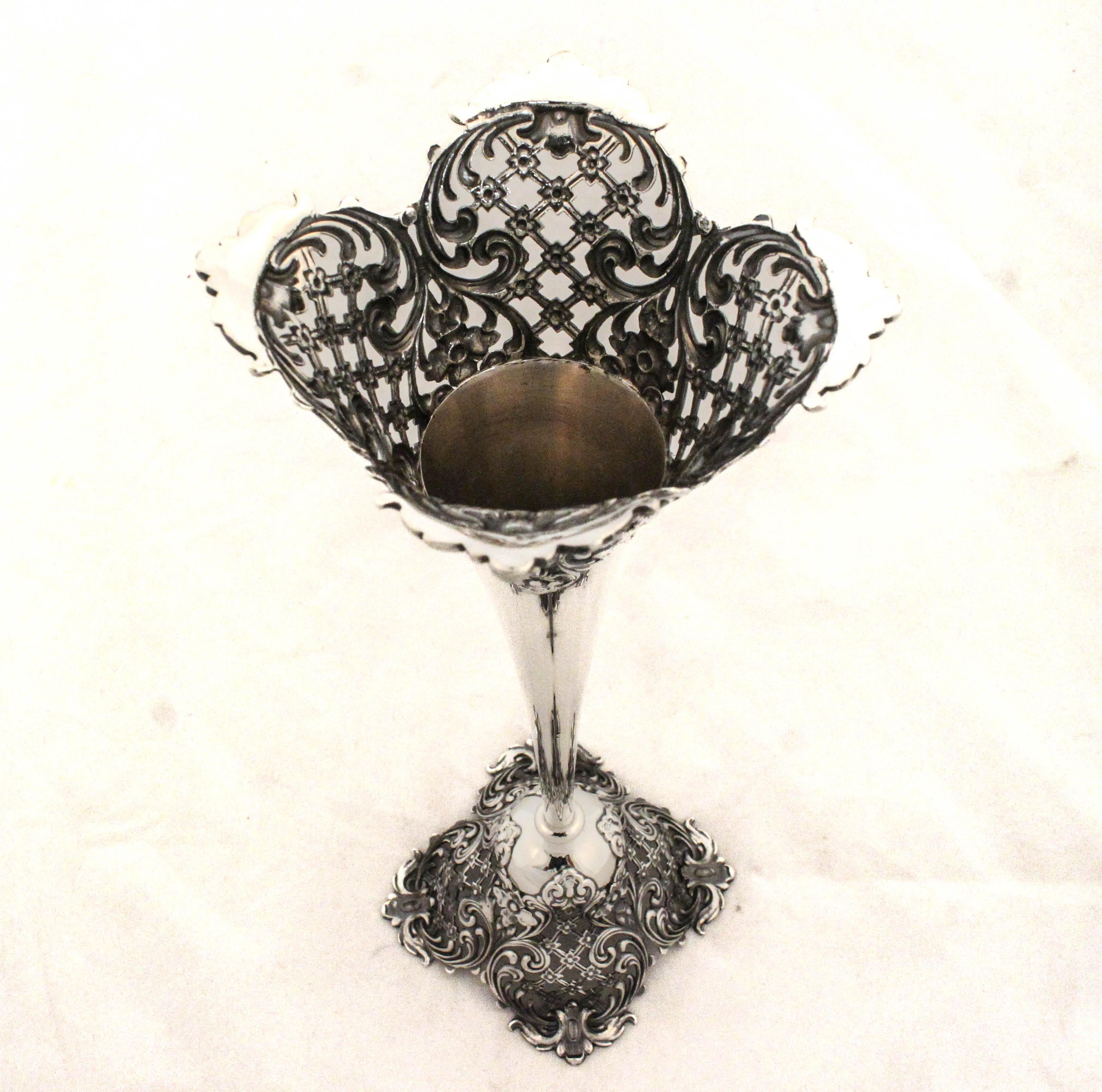 Vaso in argento Redlich & Co. In condizioni ottime in vendita a Brooklyn, NY