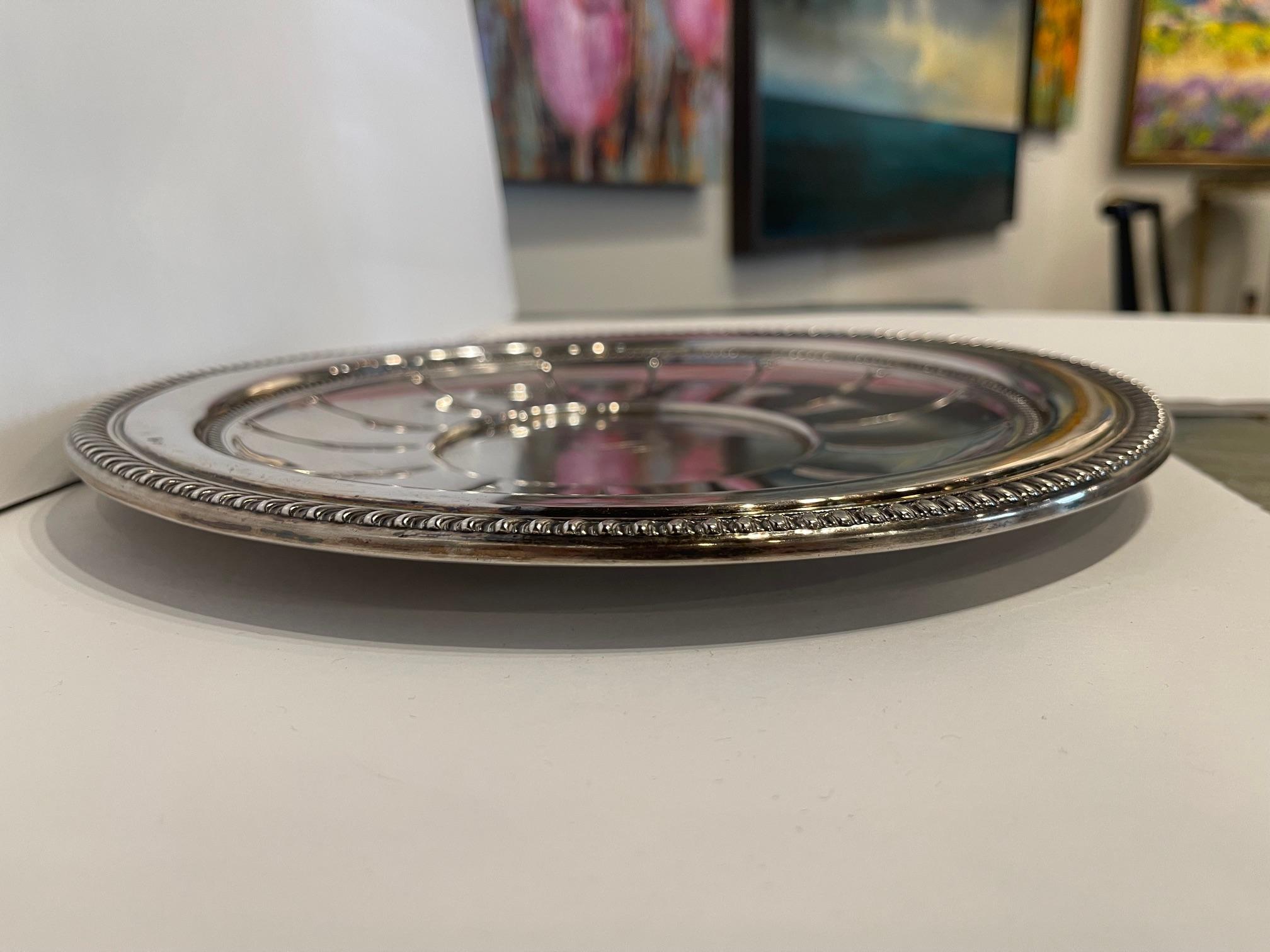 Piatto da portata Hawthorn di Reed & Barton in argento 925, 20° secolo in vendita 1
