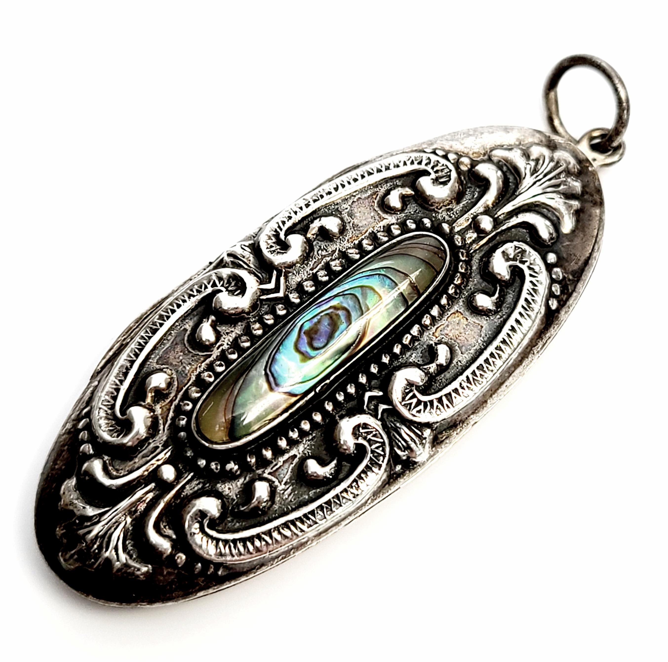 Sterling Silver Repousse Abalone Oblong Locket In Good Condition In Washington Depot, CT