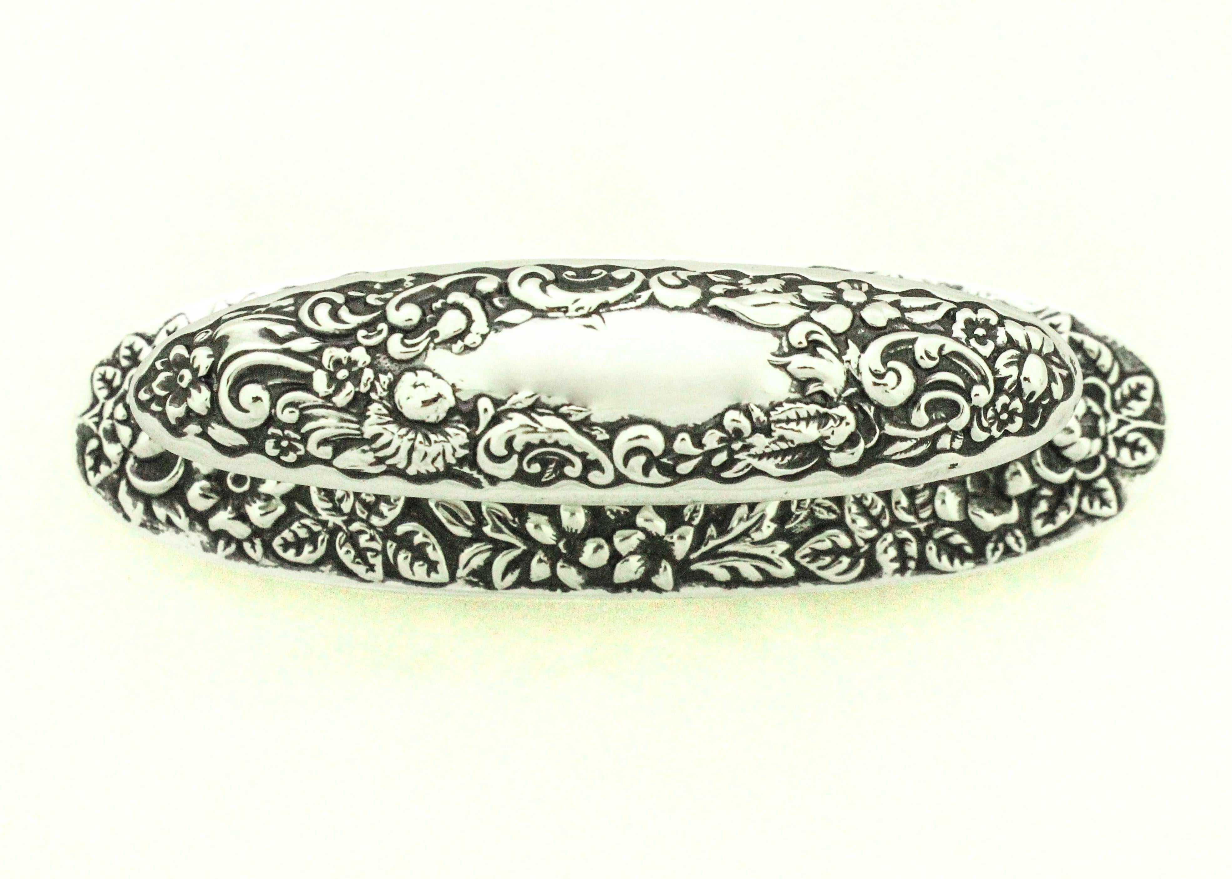 Sterling Silver Repousse Buffer (amerikanisch) im Angebot