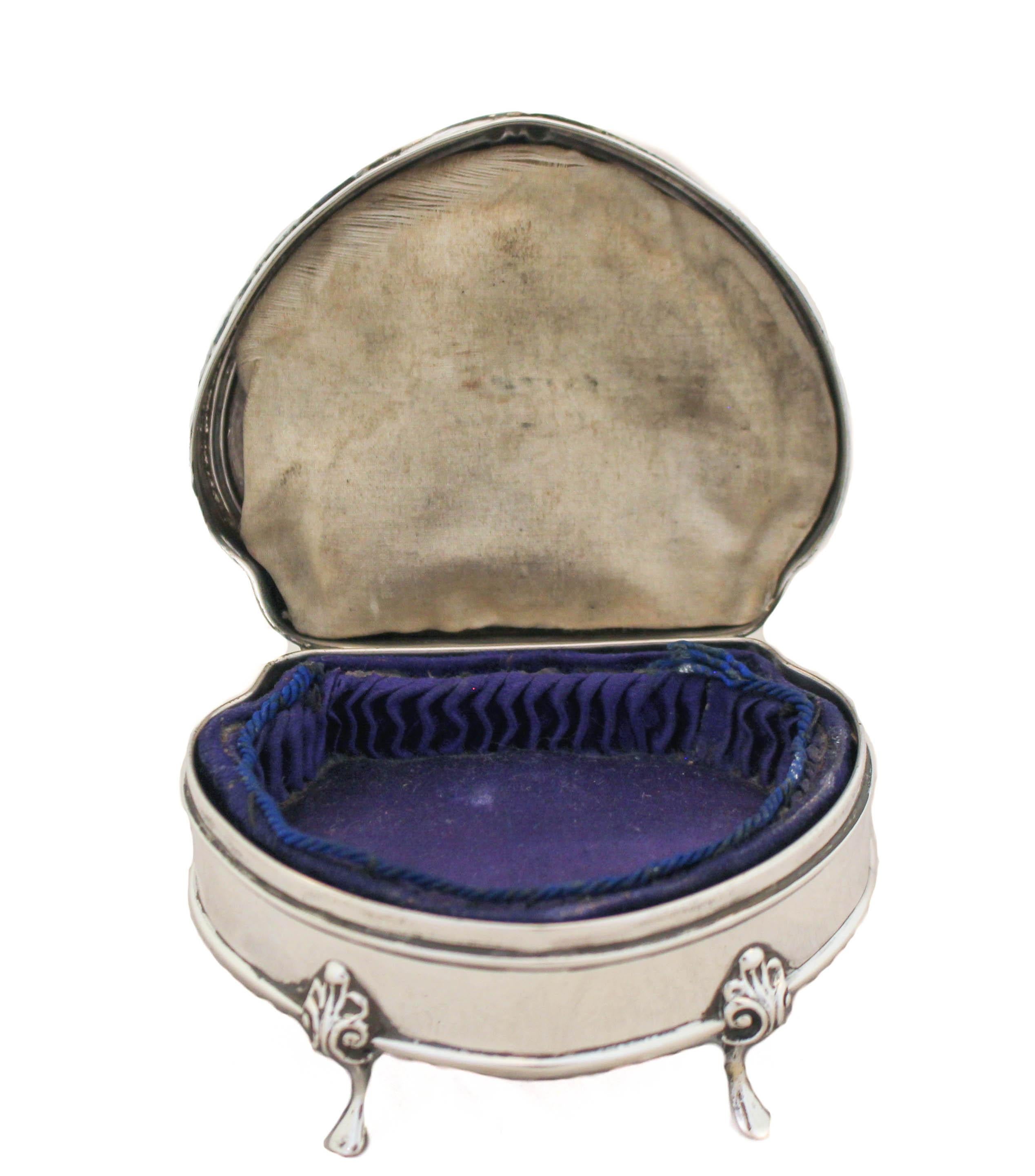 Sterling Silver Ring Box In Excellent Condition For Sale In Brooklyn, NY