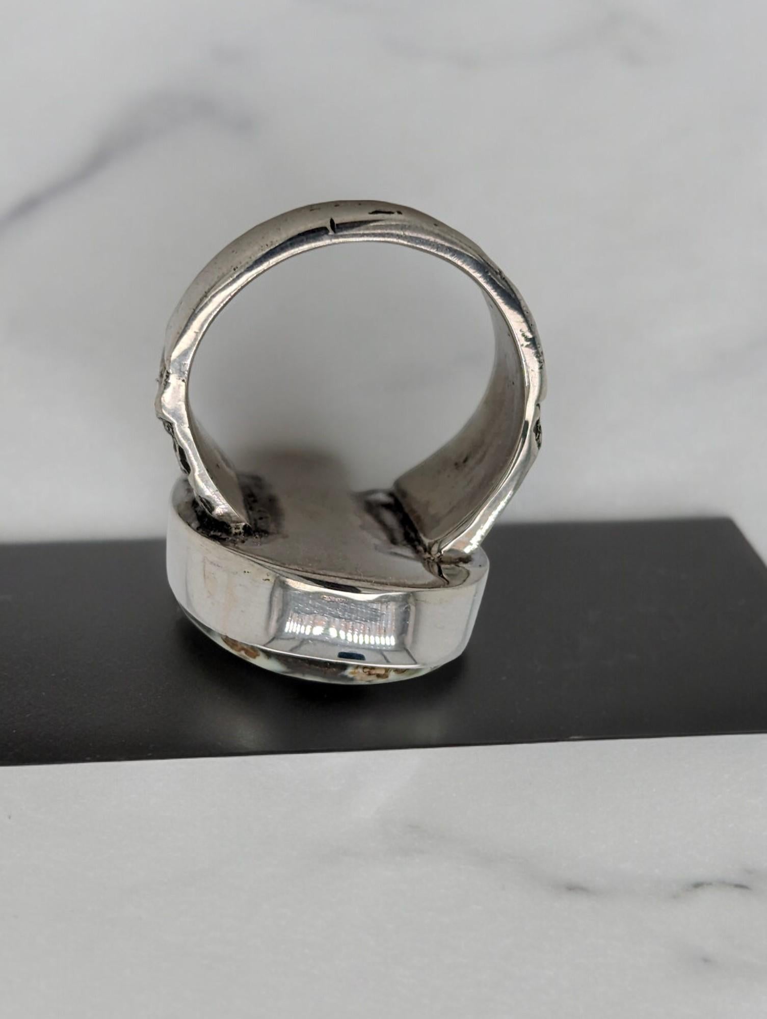 Ring aus Sterlingsilber mit bezaubernden sieben Zwergen und natürlichem Türkis in natürlichem Türkis (Kunsthandwerker*in) im Angebot