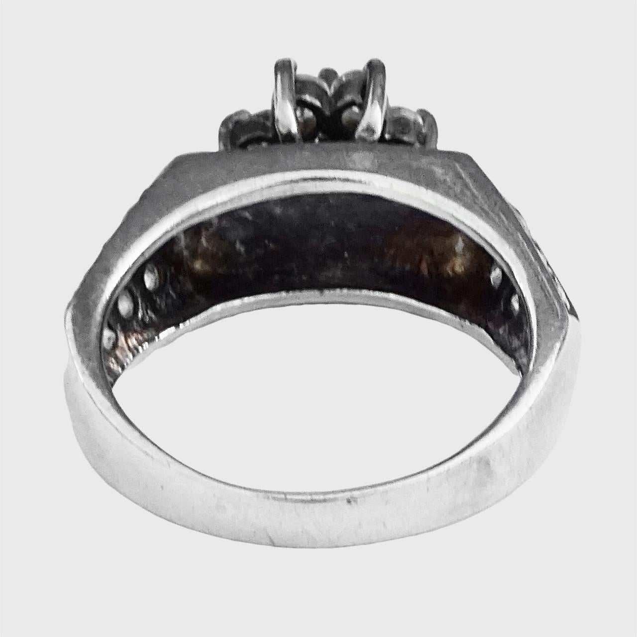da uomo o donna Anello in argento sterling con grappolo di pietre sfaccettate chiare e dettaglio della spalla in vendita