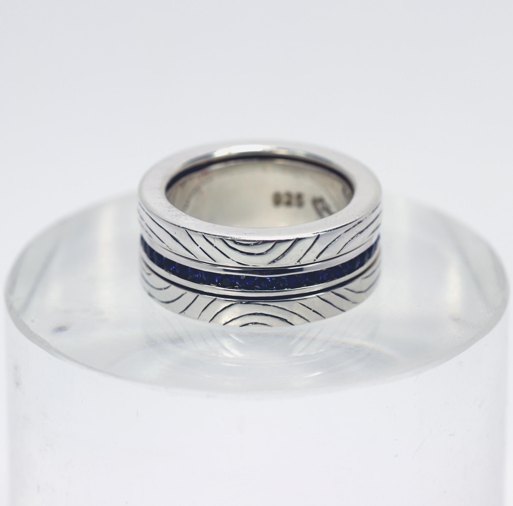 Sterling Silver Ring with Moveable Blue and Pink Sapphires In Good Condition For Sale In Palm Beach, FL
