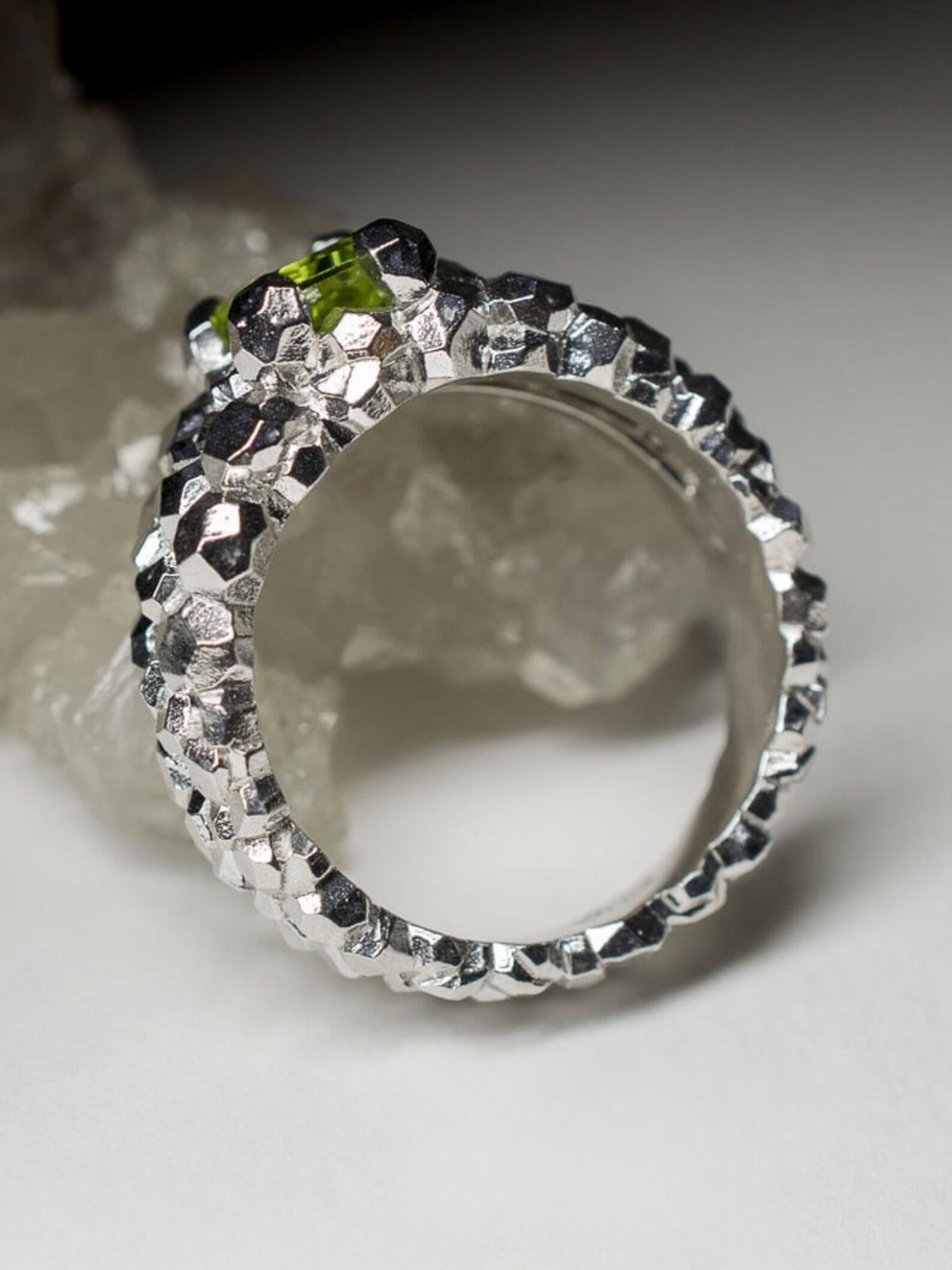 Anello in argento sterling con peridoto verde naturale taglio ottagono 1ct stile regalo per la moglie in vendita 2
