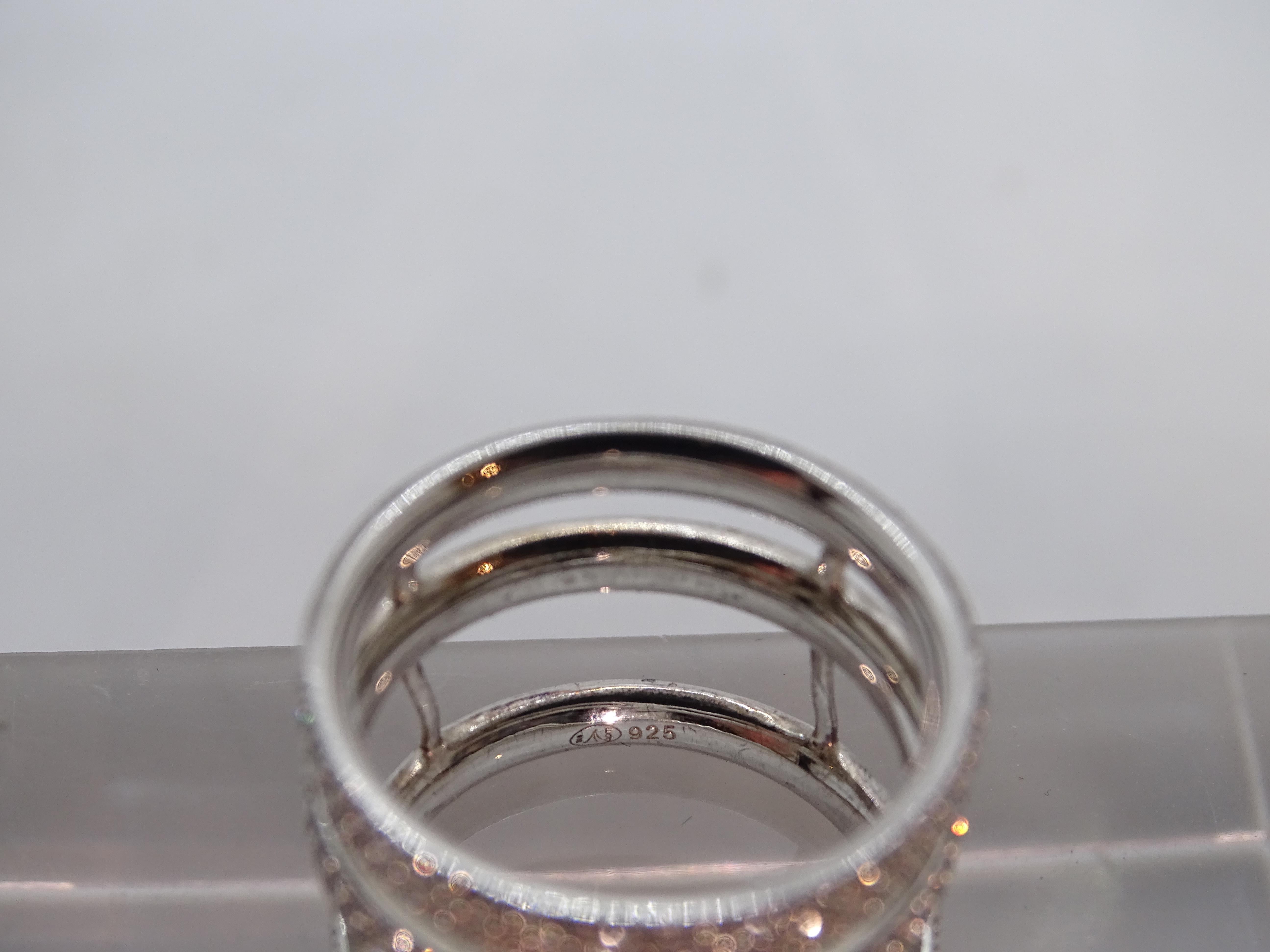 Anello in argento sterling con pavé di zirconi di Frances Guiot de Bourg, Parigi in vendita 5