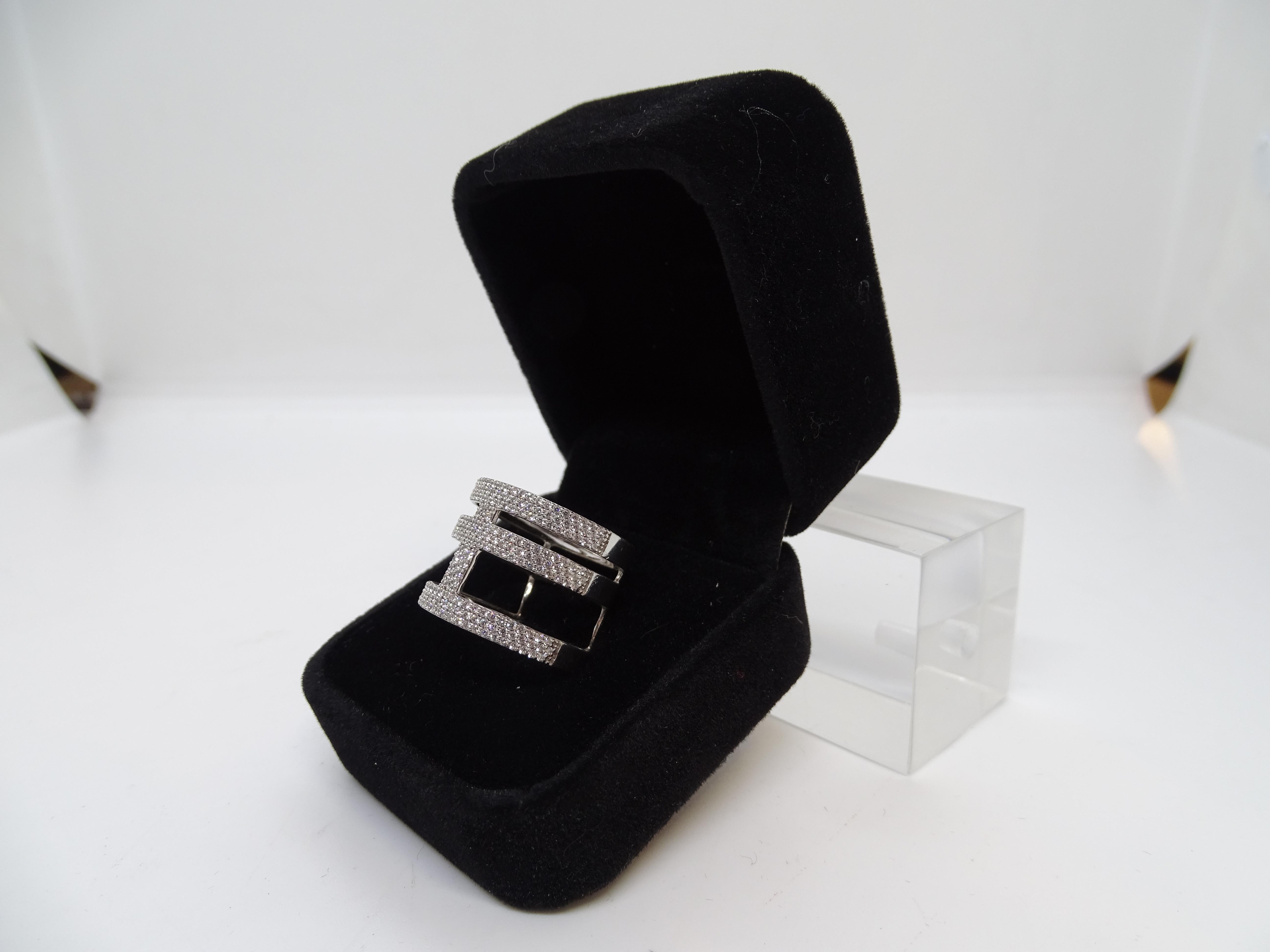 Anello in argento sterling con pavé di zirconi di Frances Guiot de Bourg, Parigi in vendita 9